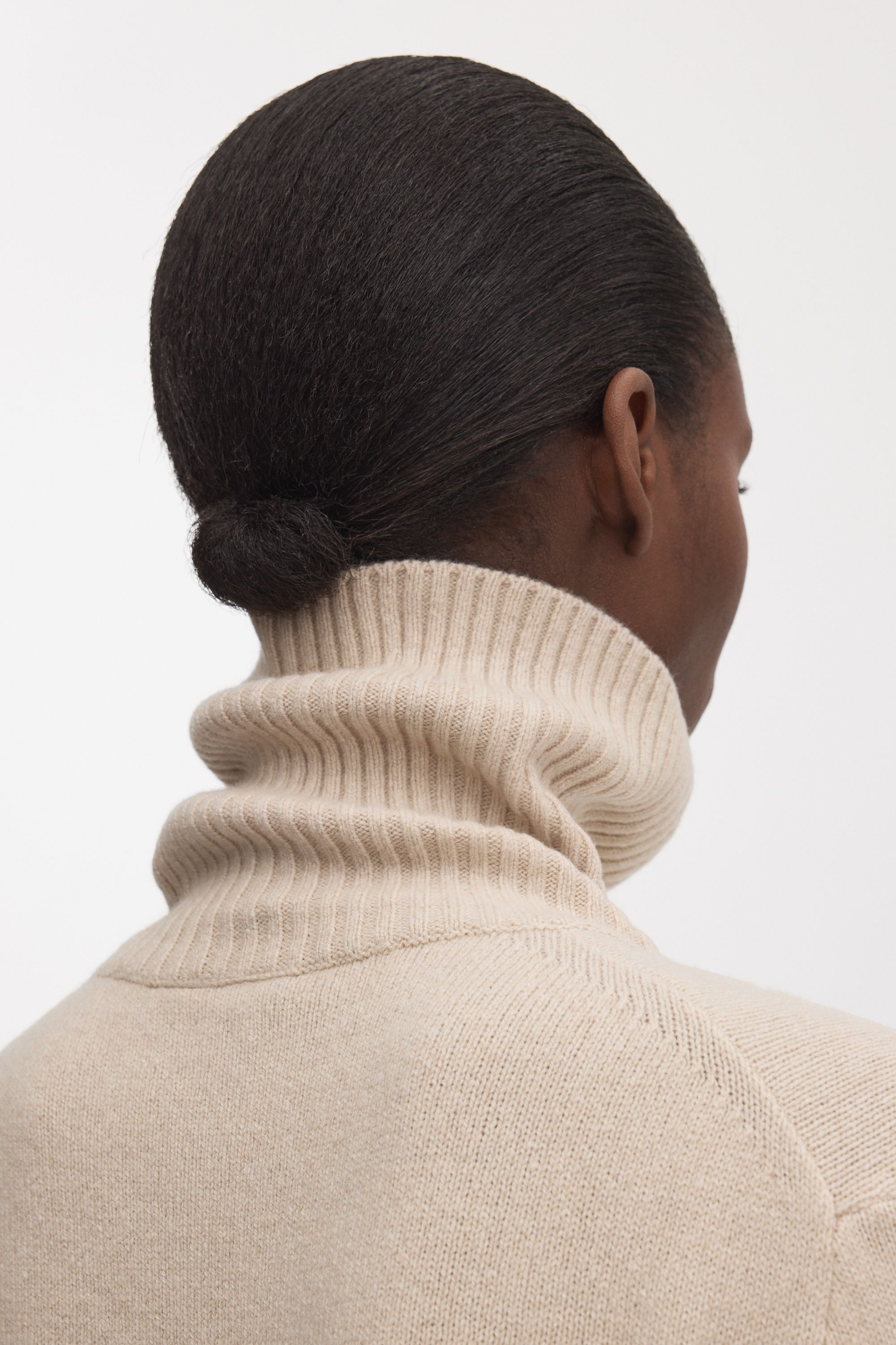 Image number 3 of The Cashmere Roll Neck