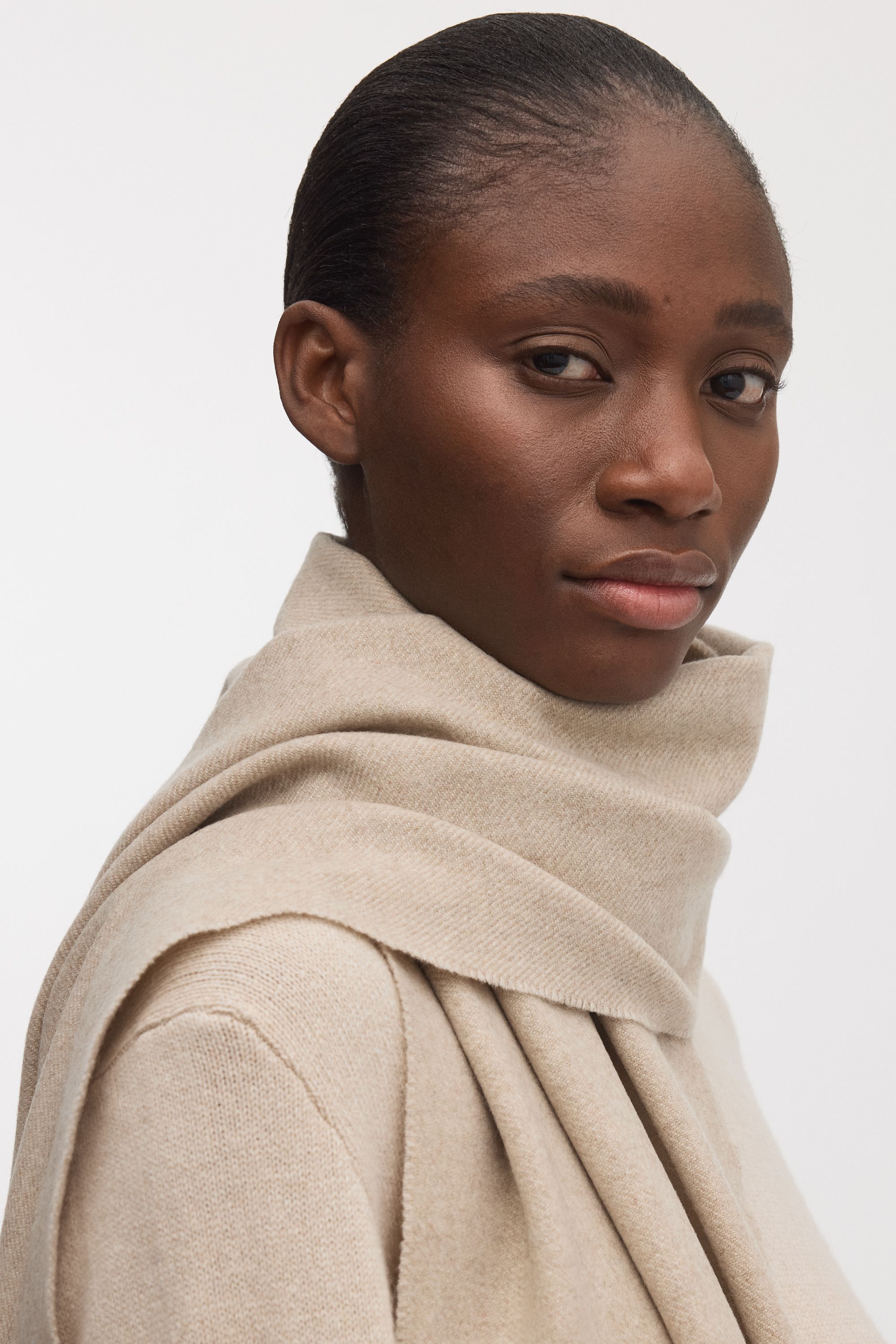 Image number 2 of The Cashmere Wool Scarf