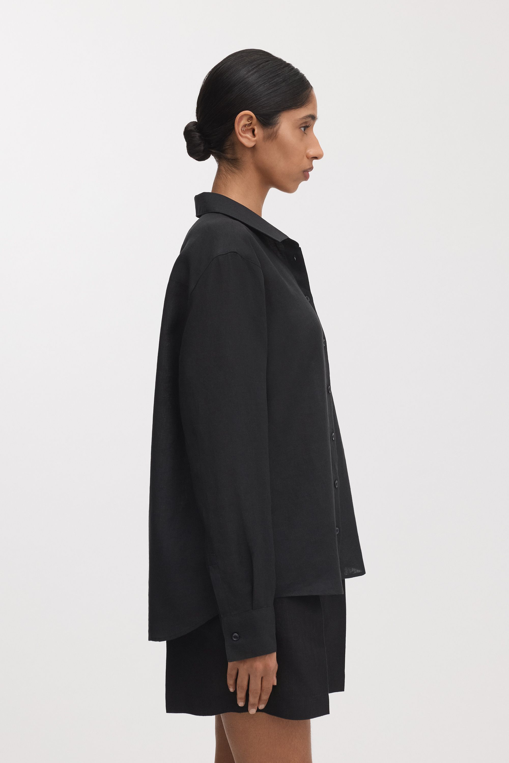 Image number 2 of The Linen Shirt