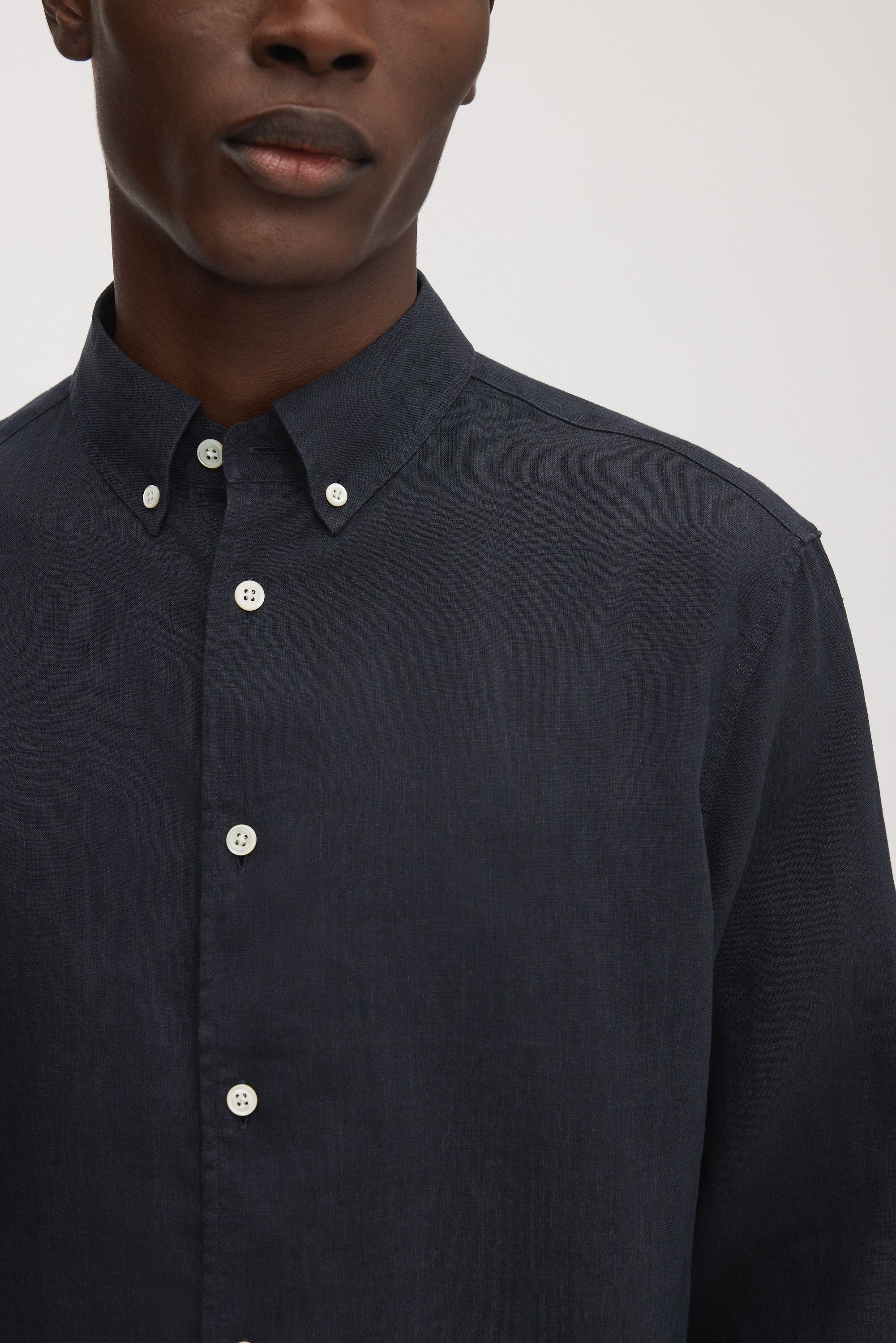 Image number 5 of The Linen Shirt