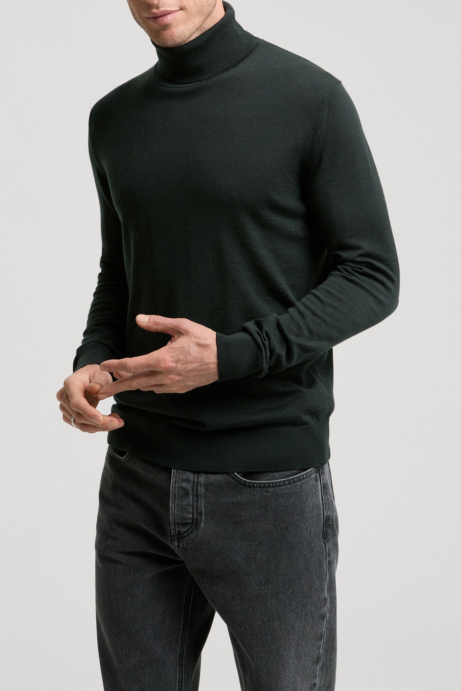 Image number 2 of The Merino Roll Neck - Archive