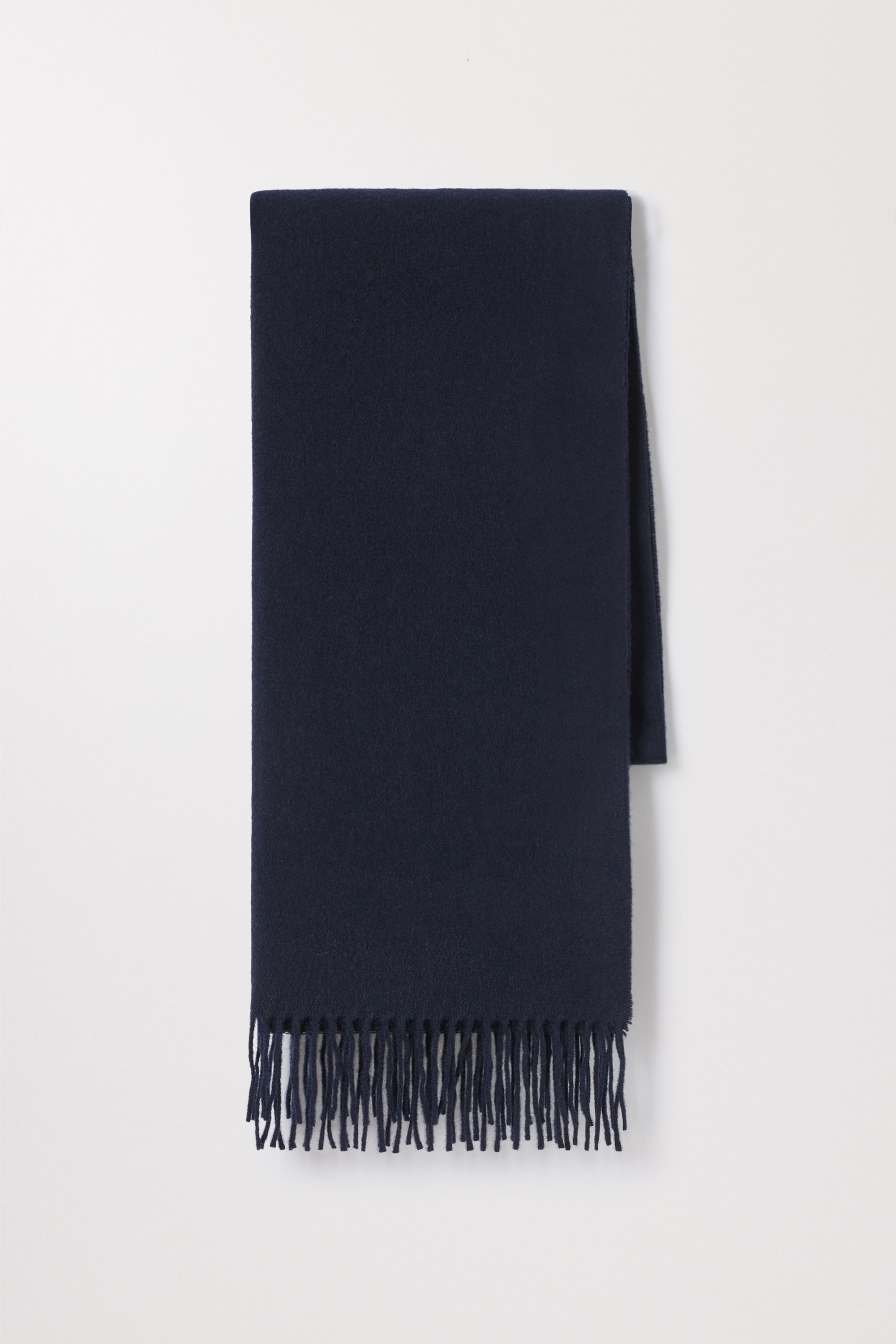 Image number 4 of The Oversized Cashmere Wool Scarf