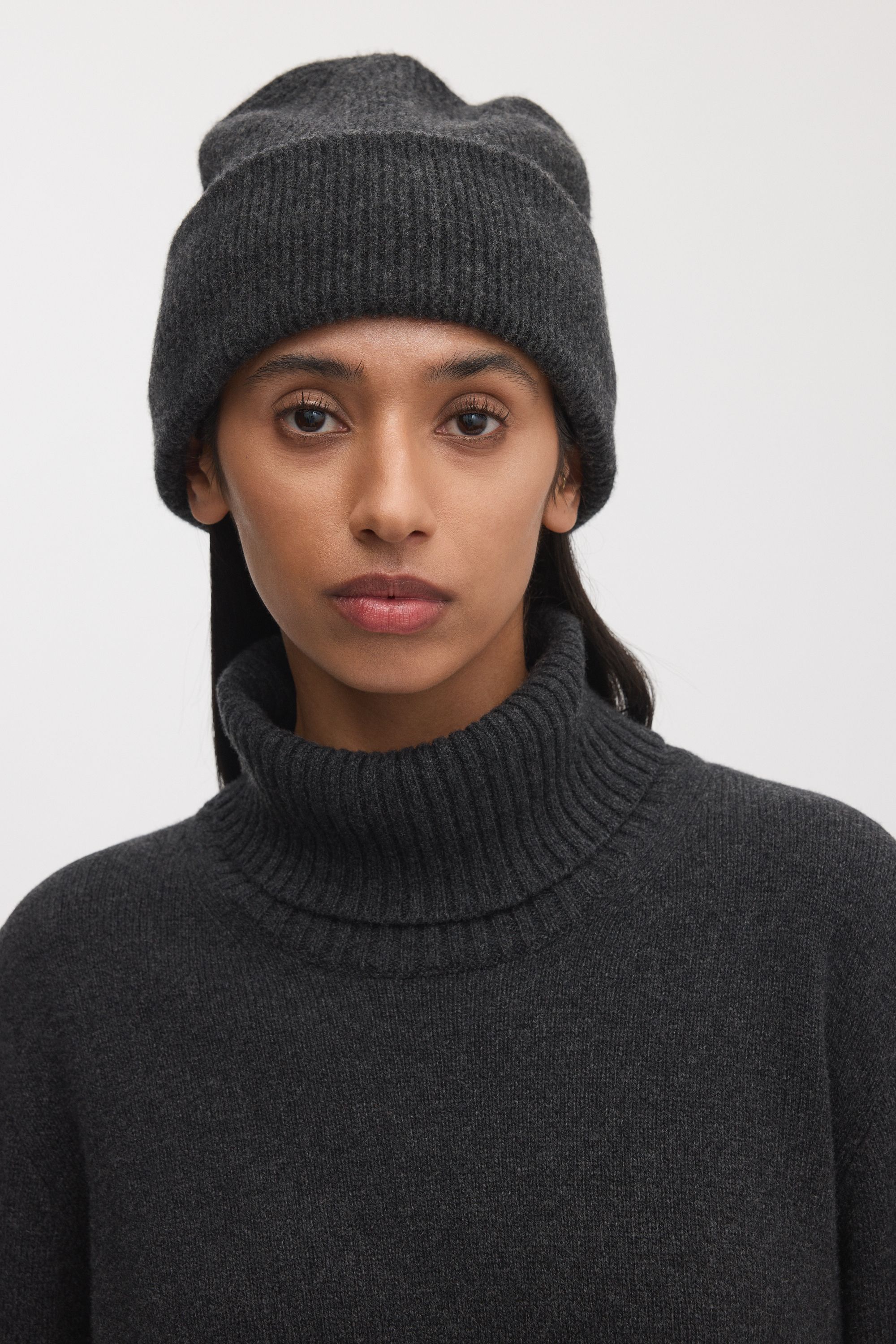 Image number 3 of The Cashmere Beanie