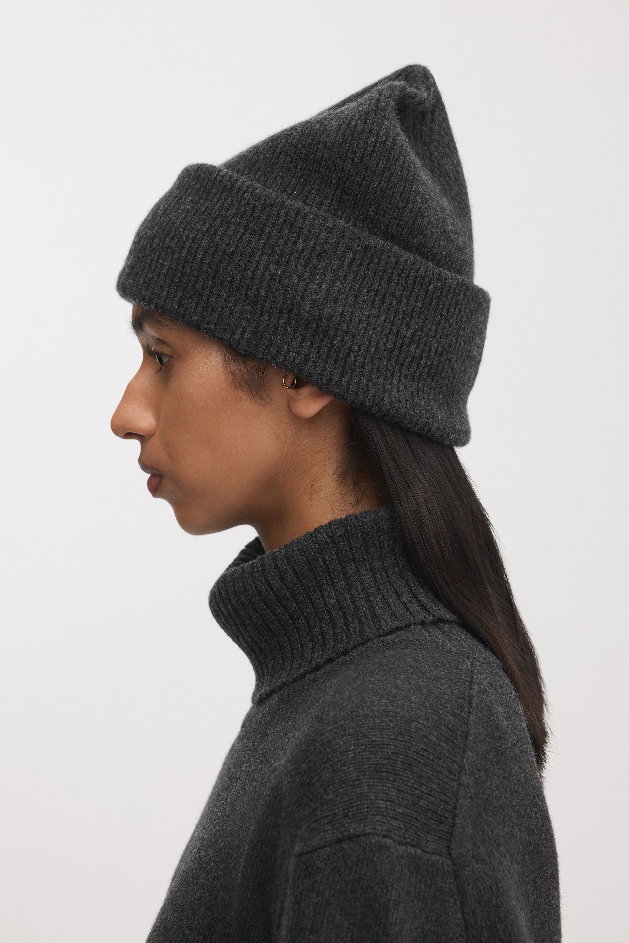 Image number 4 of The Cashmere Beanie
