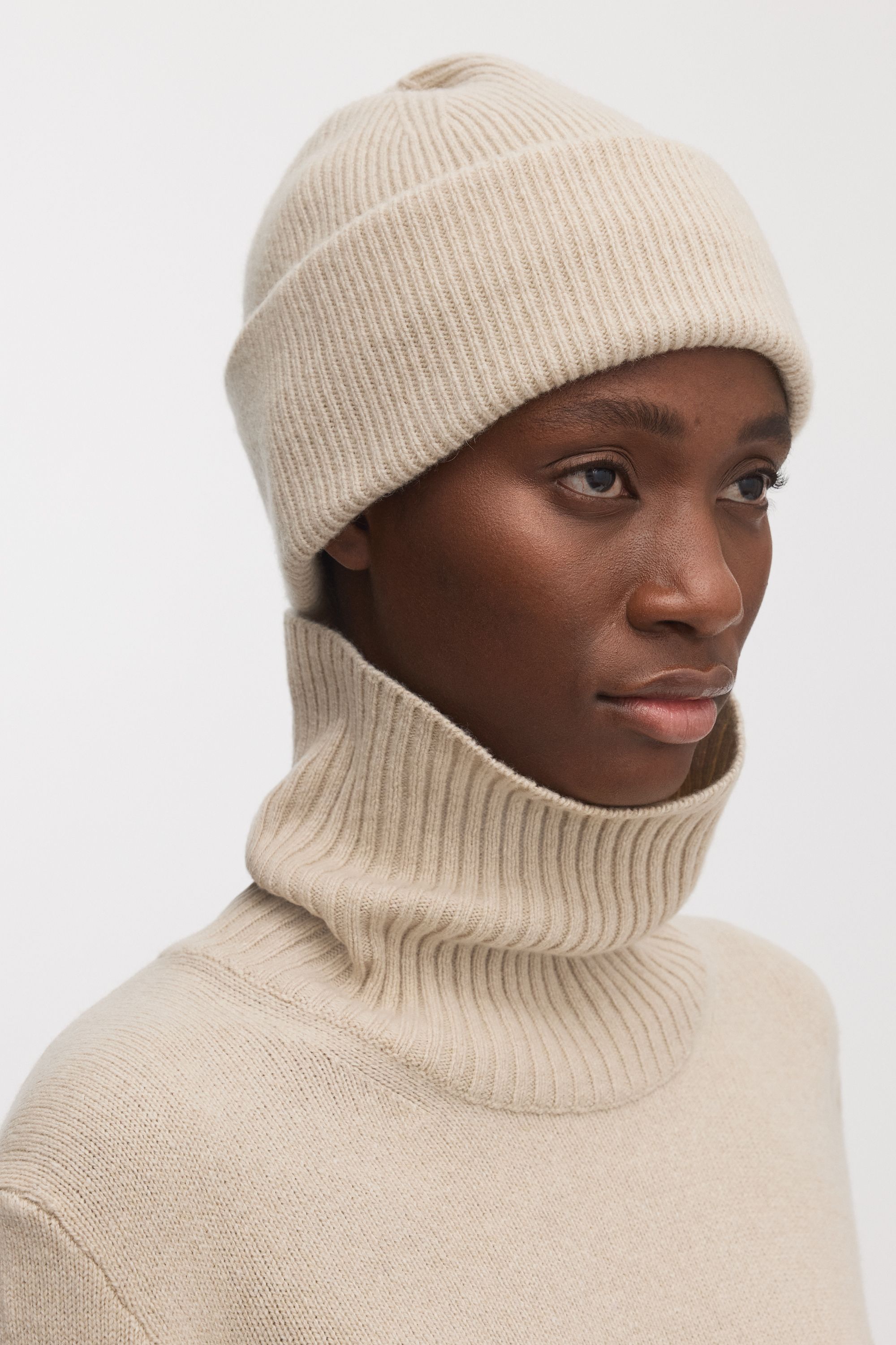 Image number 2 of The Cashmere Beanie