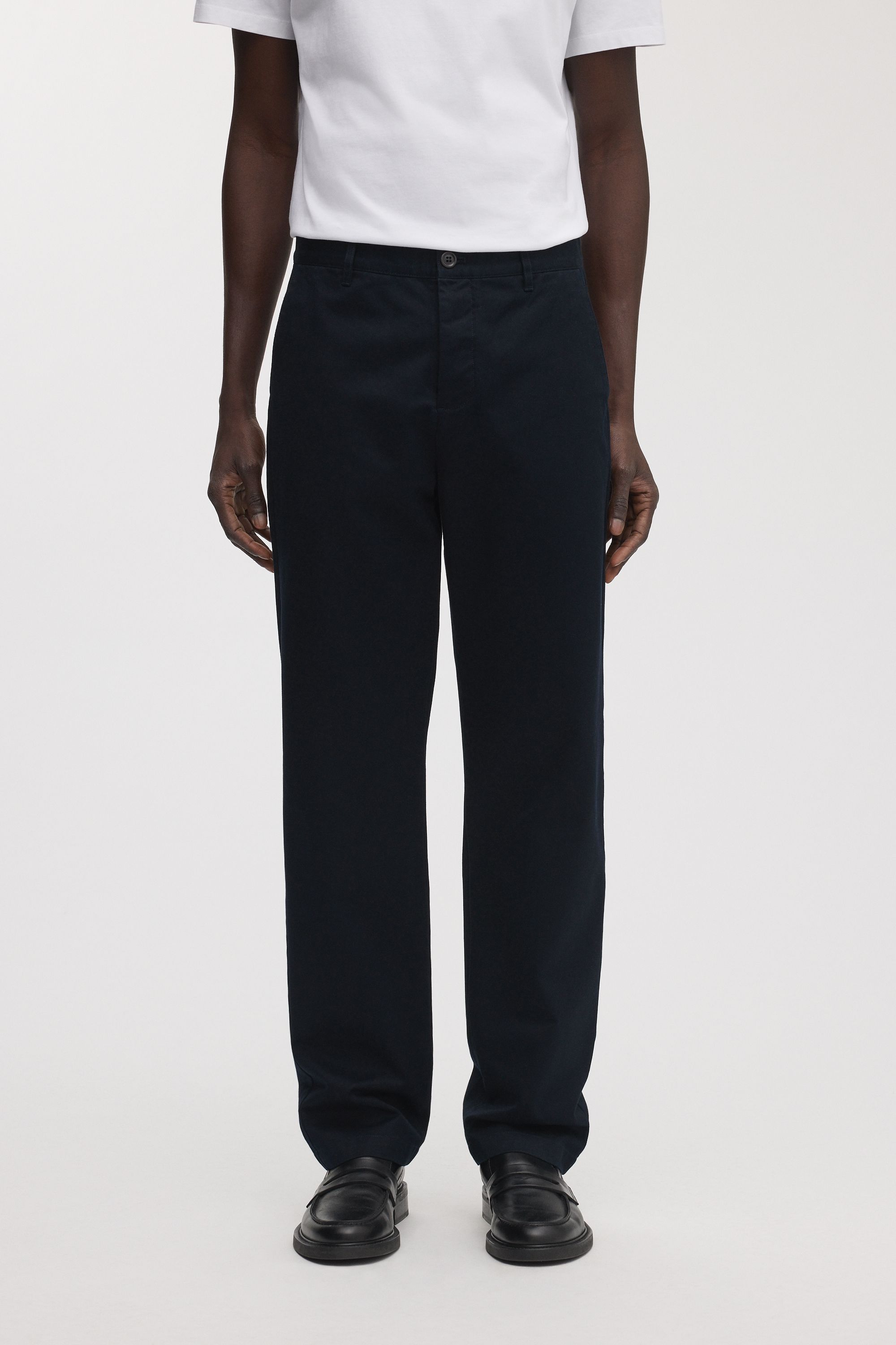 Image number 3 of The Loose Twill Chino