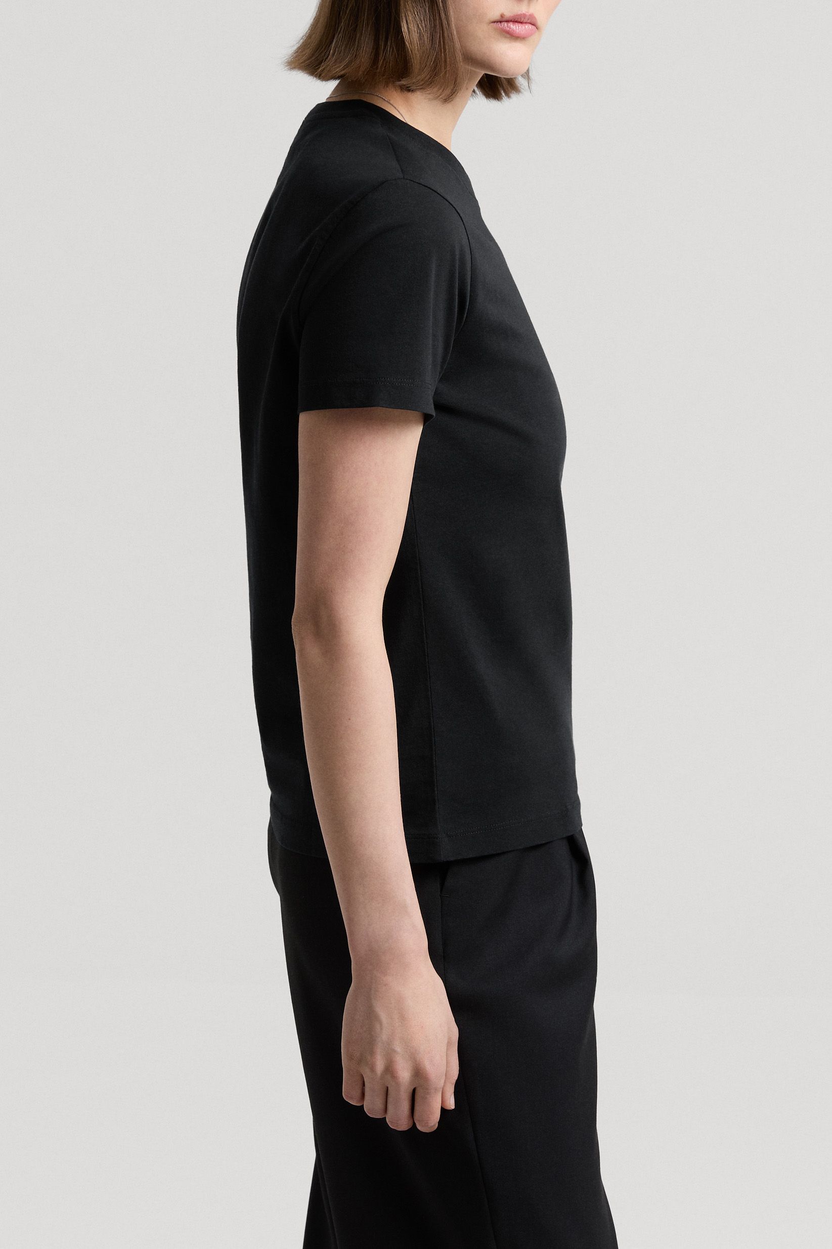 Image number 5 of The T-shirt - Archive