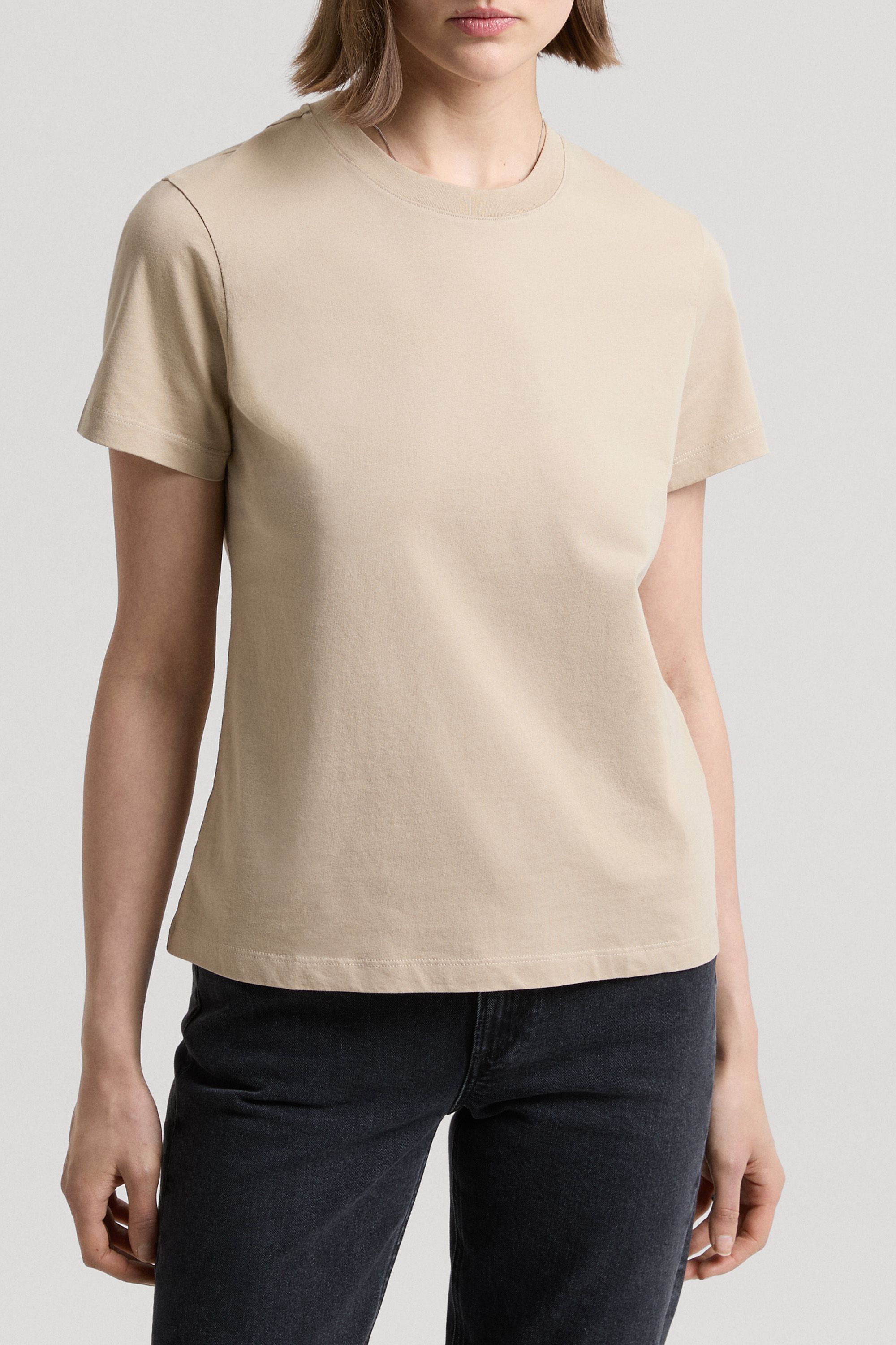 Image number 2 of The T-shirt - Archive