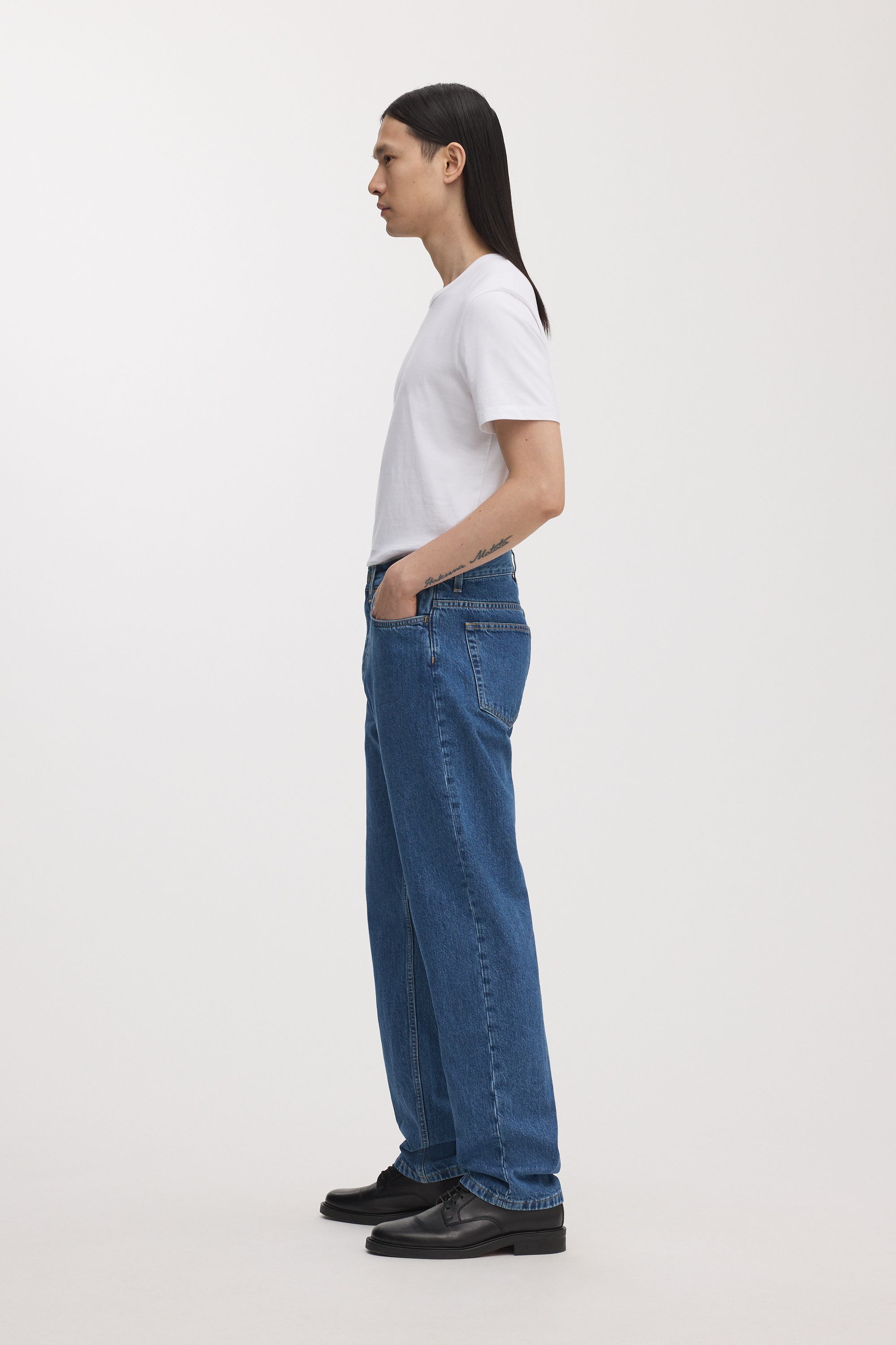 Image number 2 of The Loose Jeans