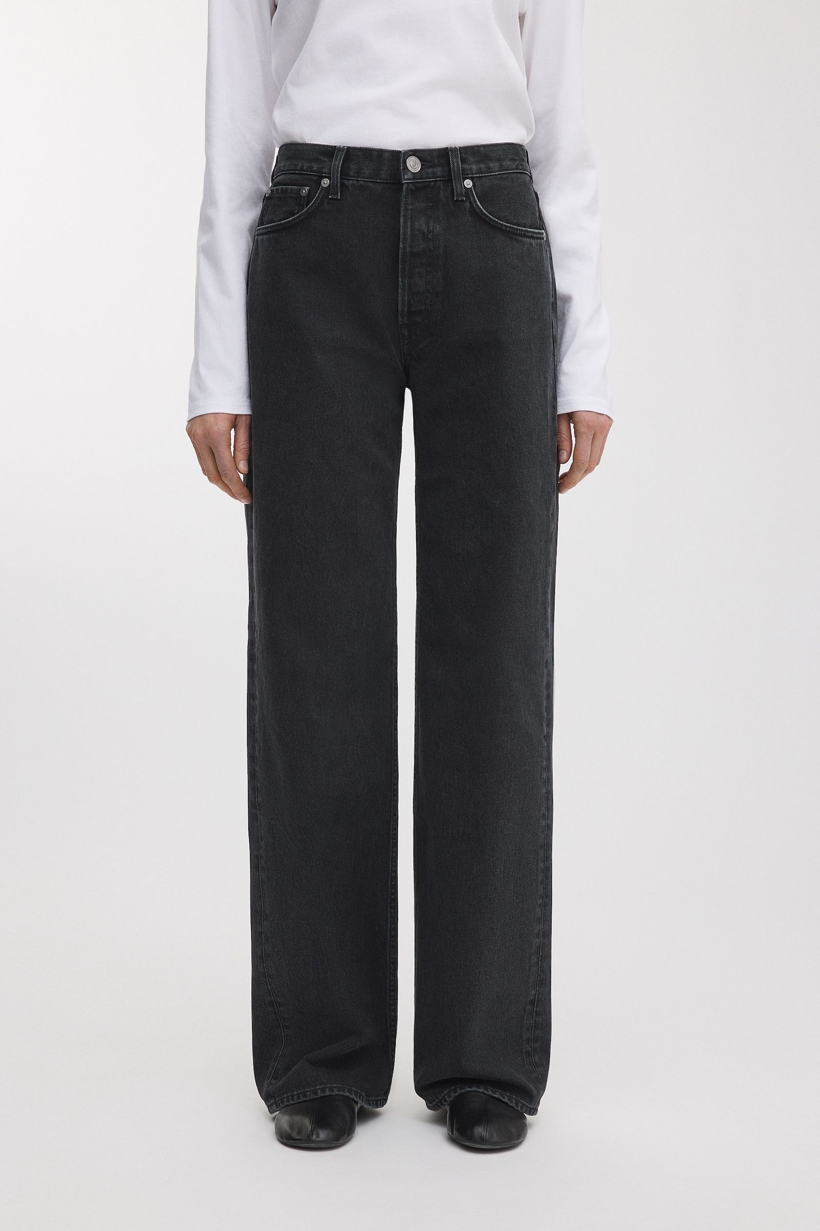 Image number 2 of The Loose Jeans
