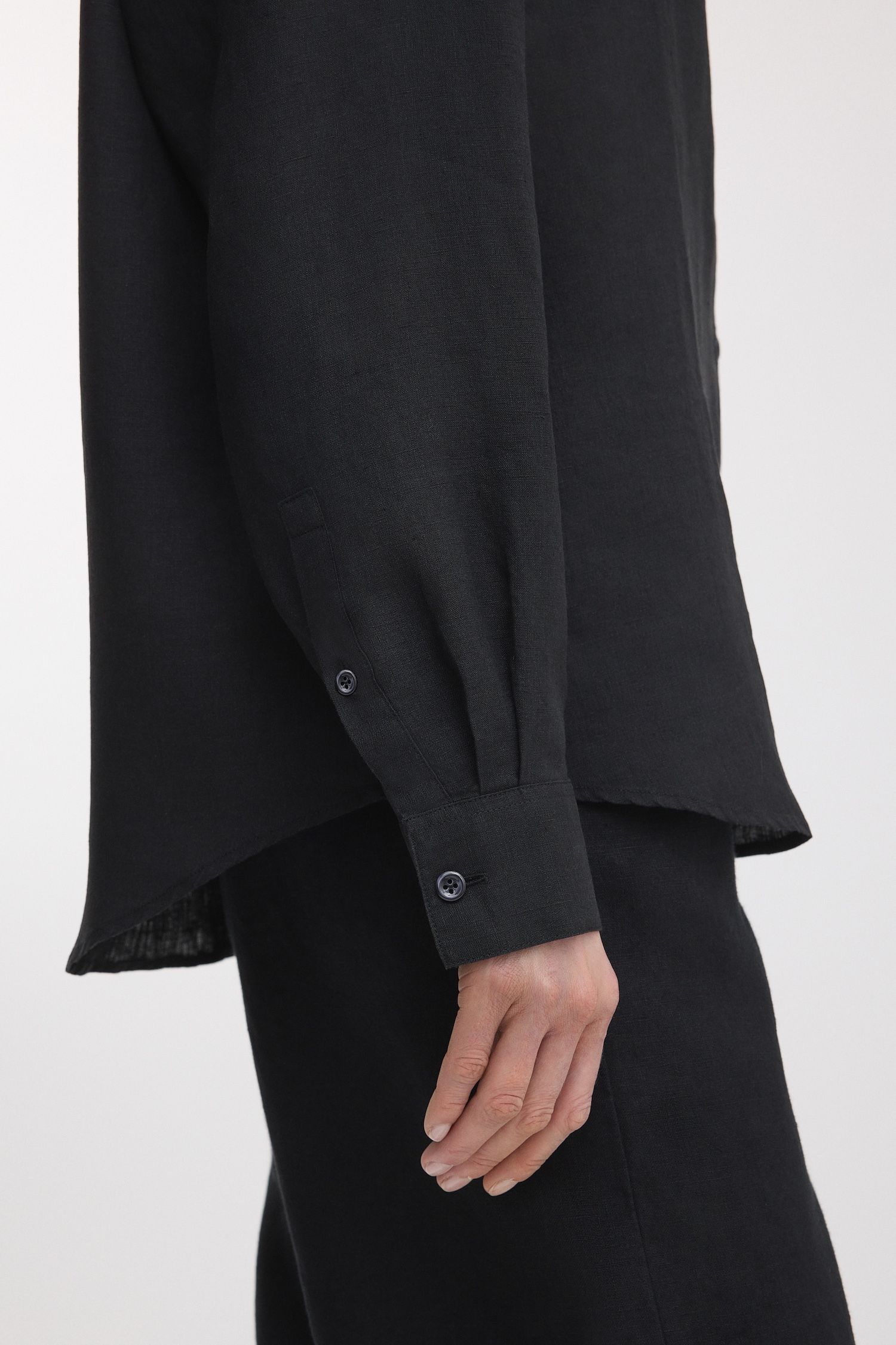 Image number 5 of The Linen Shirt