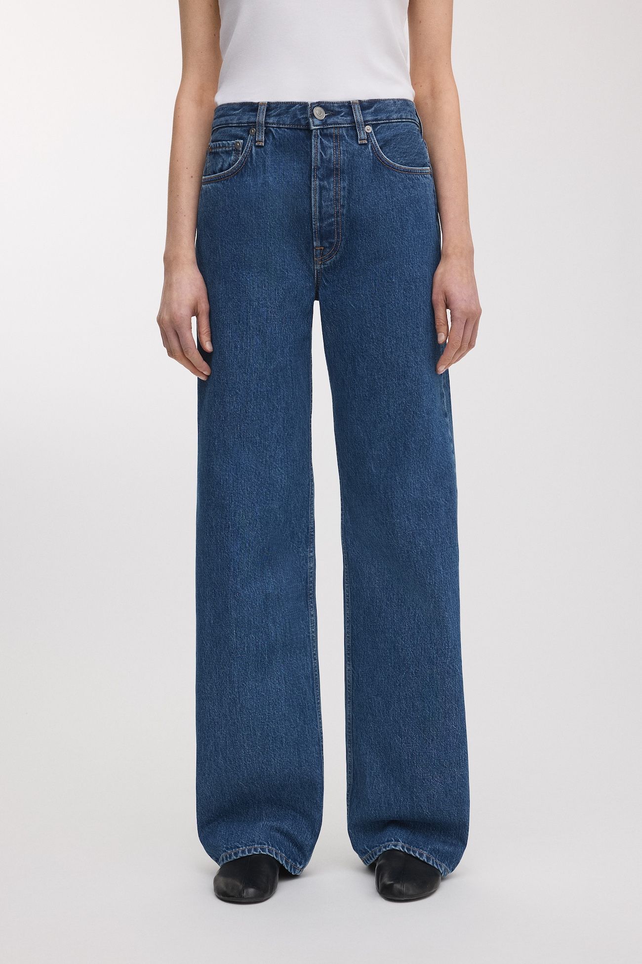 Image number 2 of The Loose Jeans