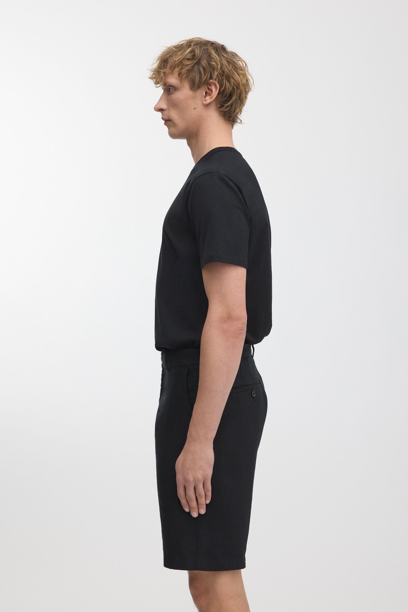 Image number 3 of The Linen Shorts