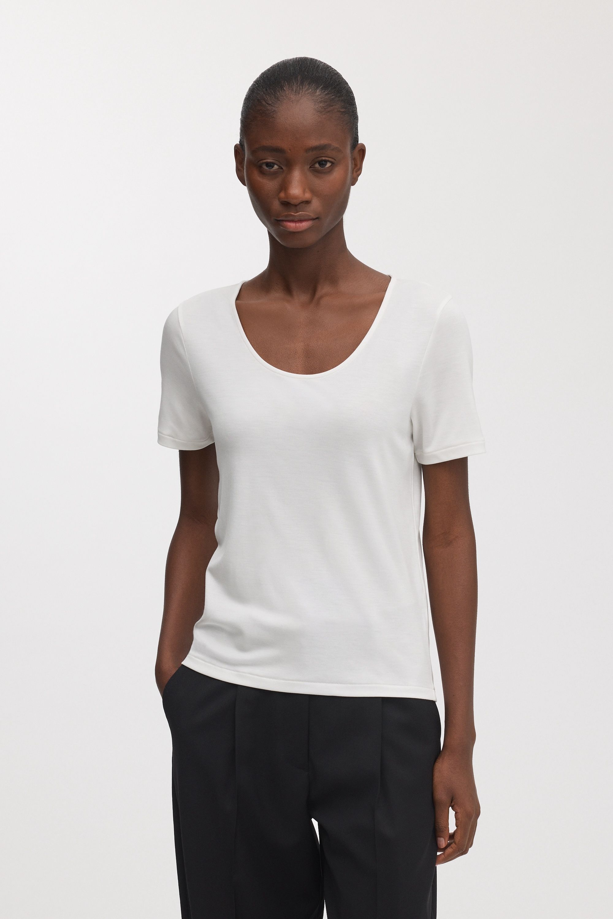 Off White The Scoop Neck Top | Tencel™ Lyocell | Asket