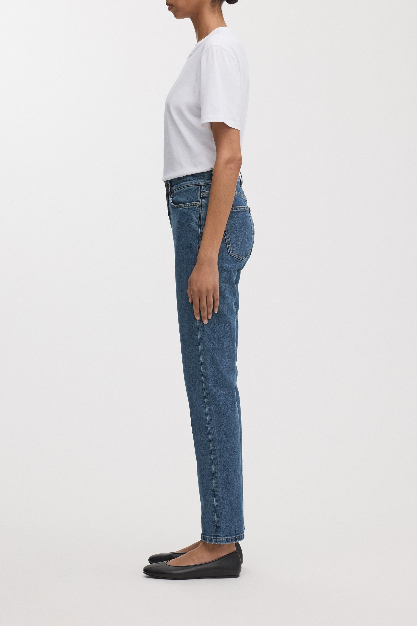 Image number 3 of The Standard Jeans v2.0 - Archive