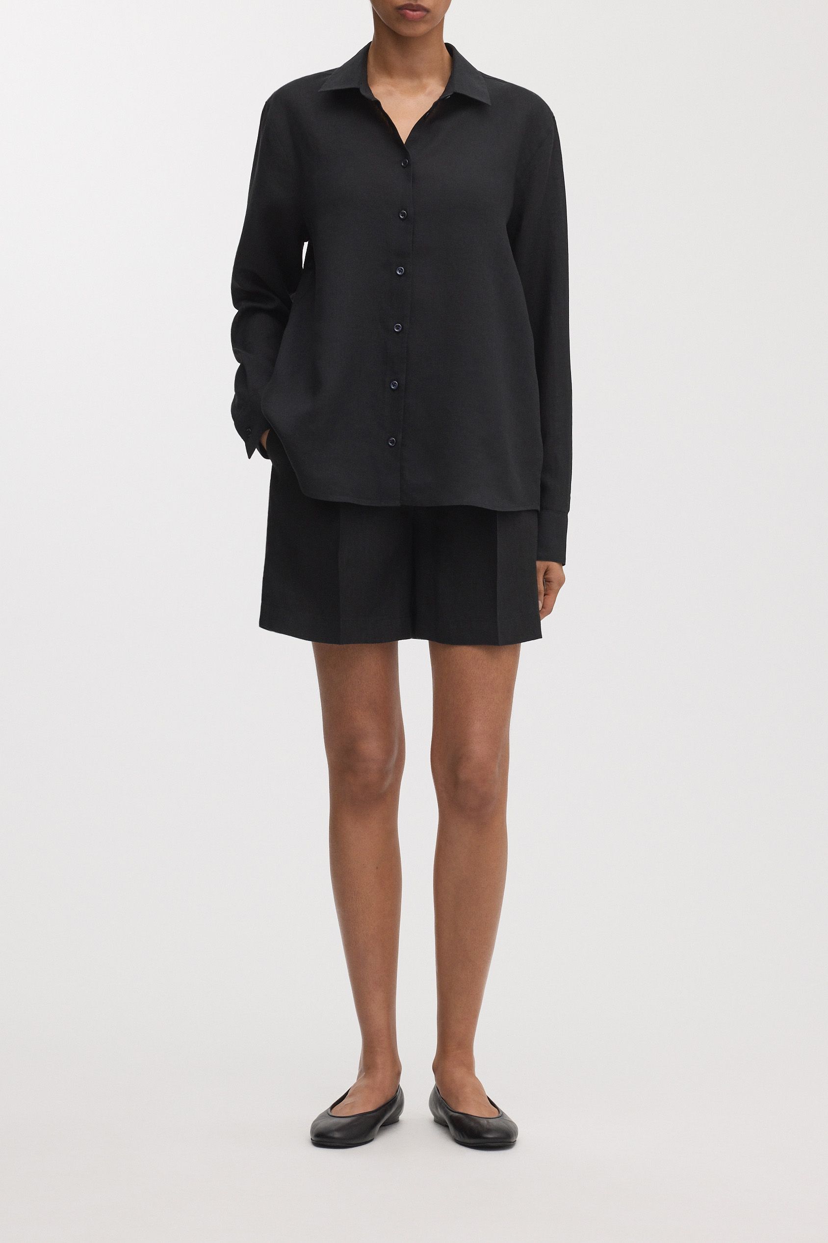 Image number 2 of The Linen Shirt v1.0 - Archive