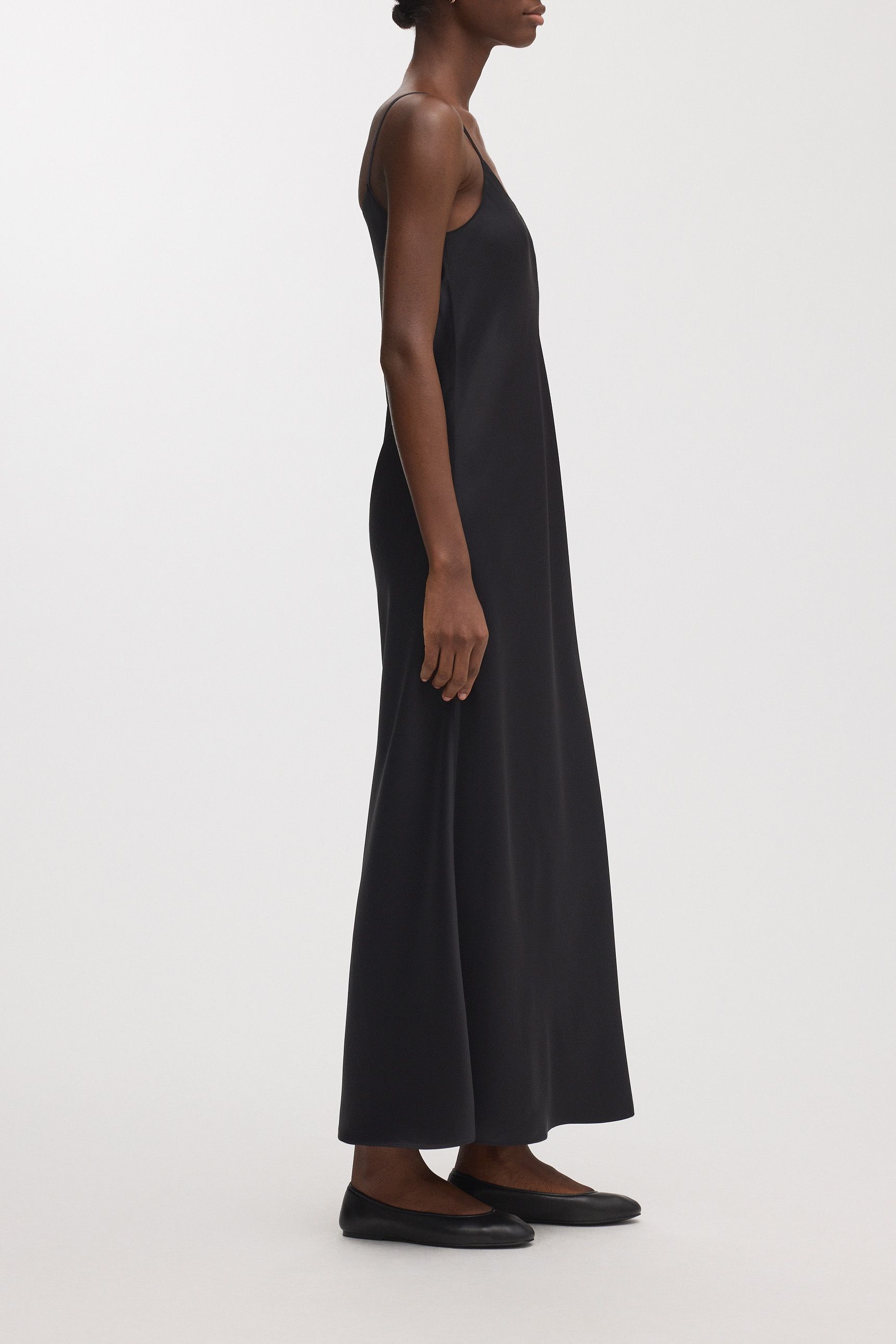 Image number 3 of The Slip Dress v1.0 - Archive
