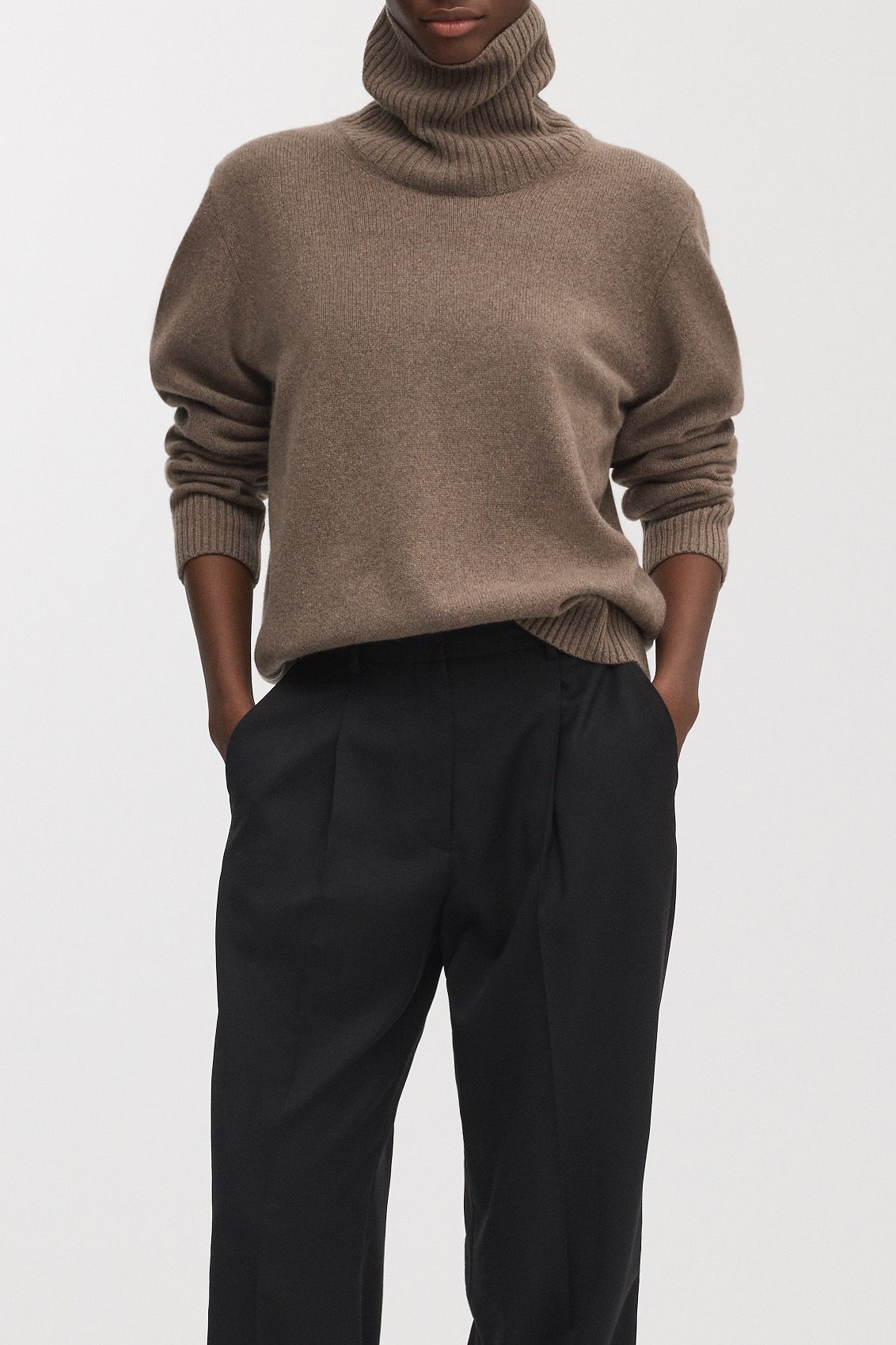 Image number 2 of The Cashmere Roll Neck v1.0 - Archive