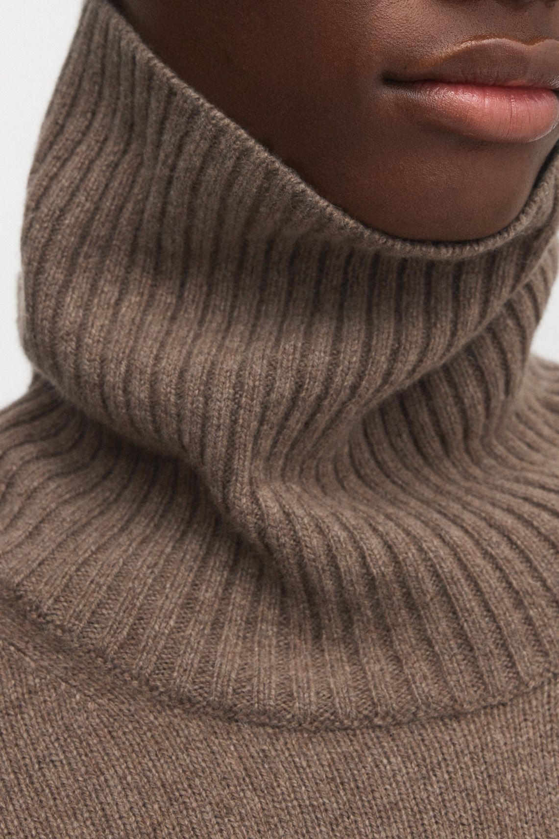 Image number 5 of The Cashmere Roll Neck v1.0 - Archive