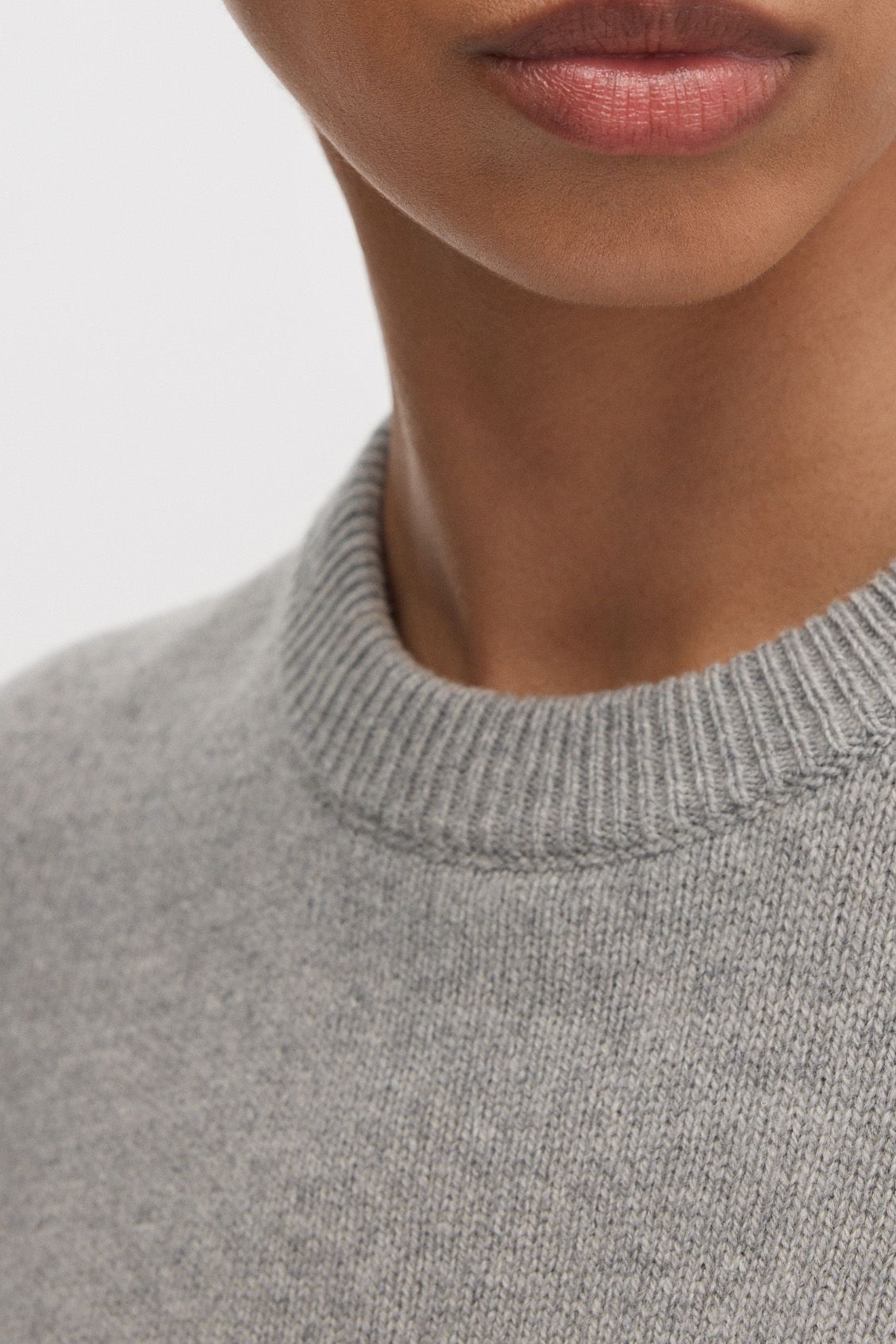 Image number 5 of The Cashmere Sweater v2.0 - Archive