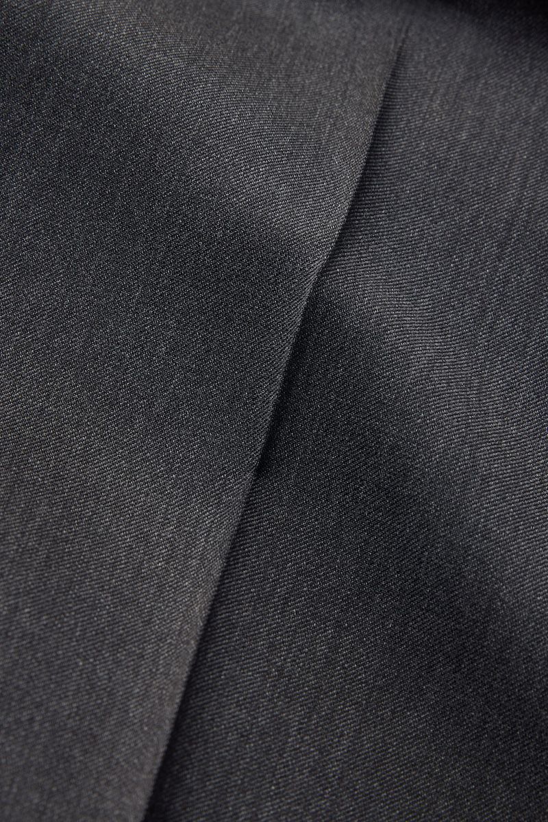 Single front pleat with sharp iron crease