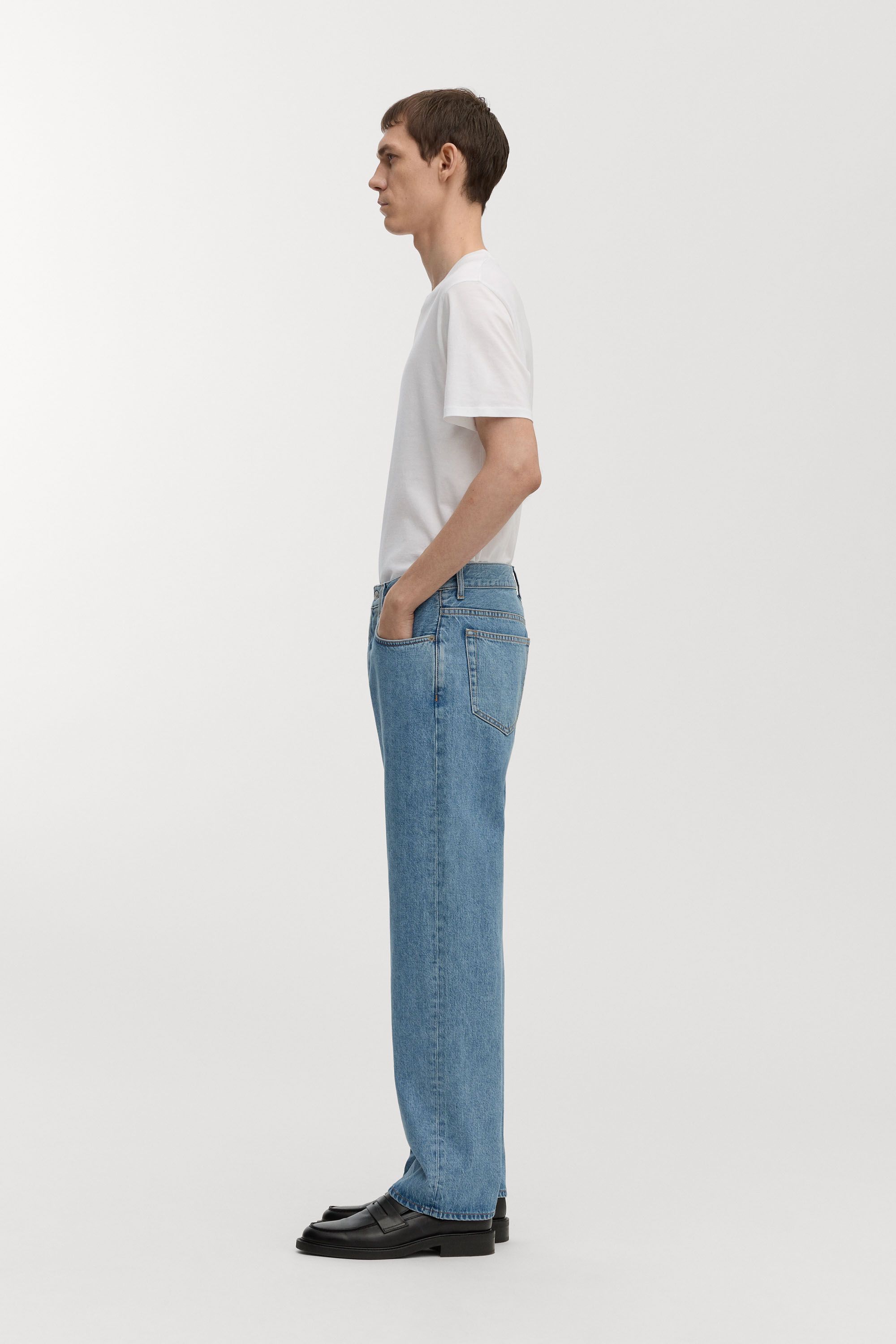 Image number 3 of The Loose Jeans - Coming Soon