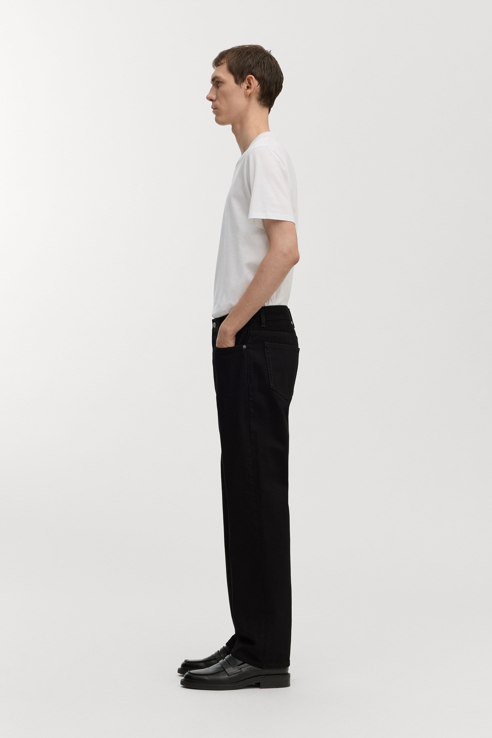 Image number 3 of The Loose Jeans - Coming Soon