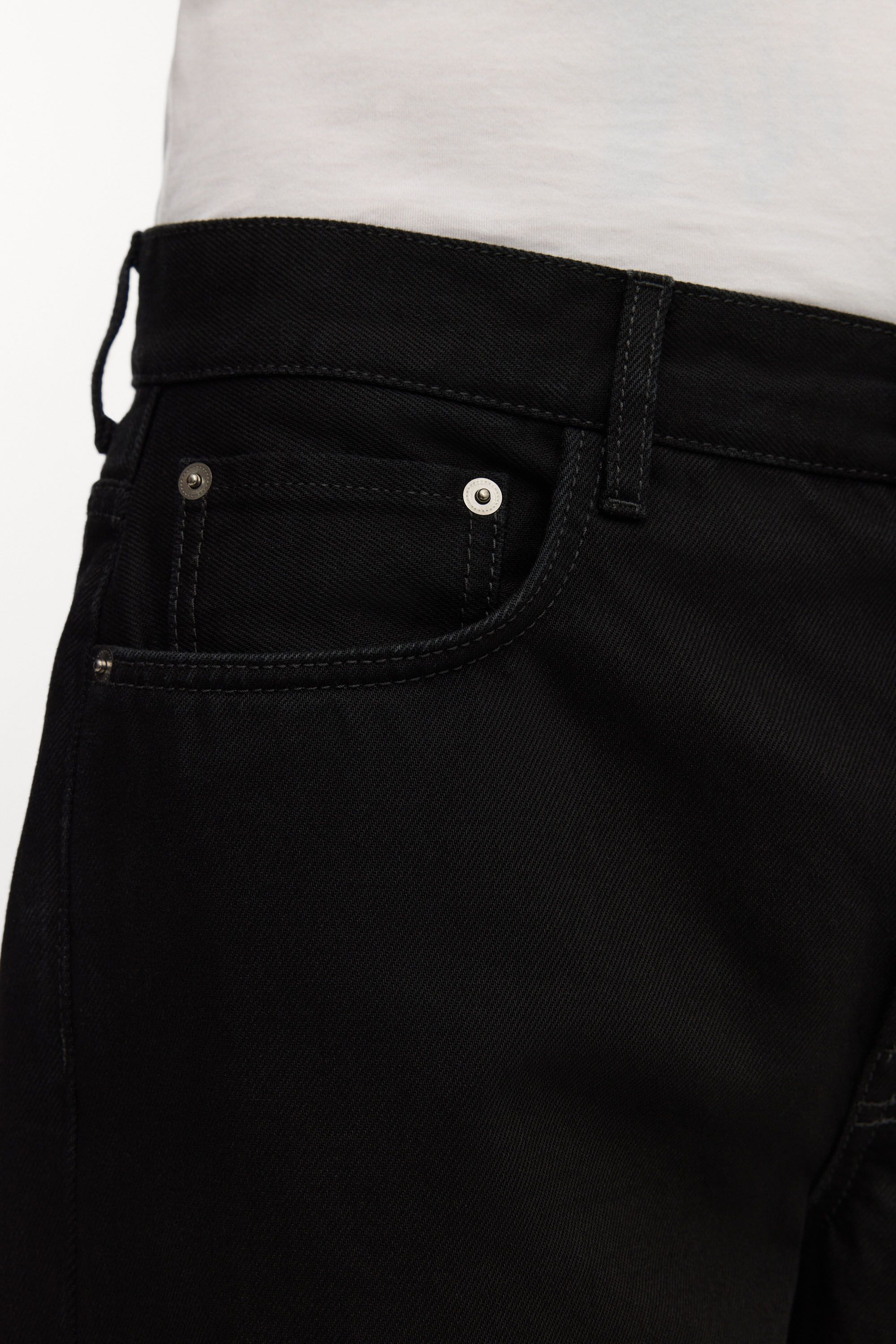 Image number 5 of The Loose Jeans - Coming Soon