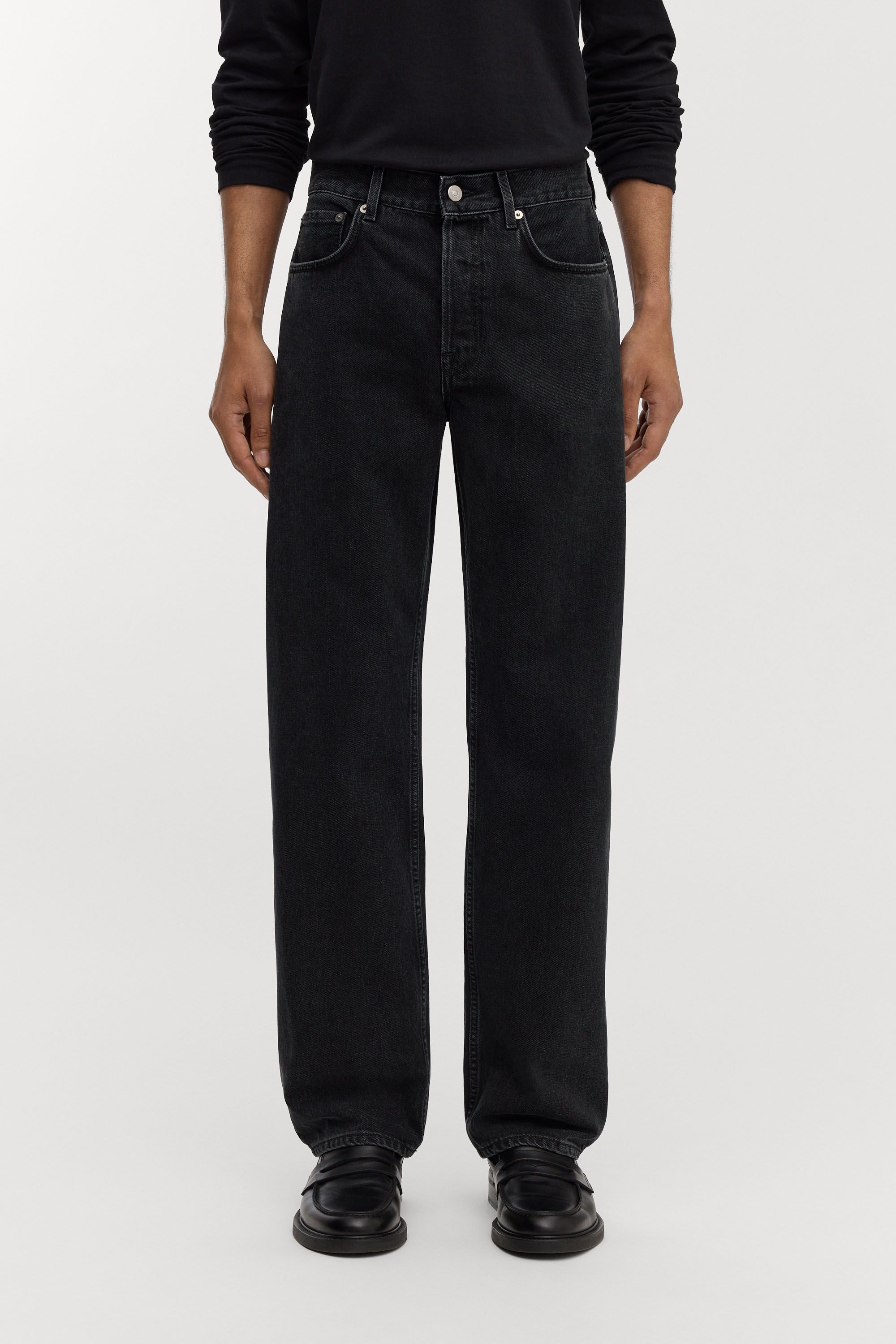 Image number 2 of The Loose Jeans - Coming Soon