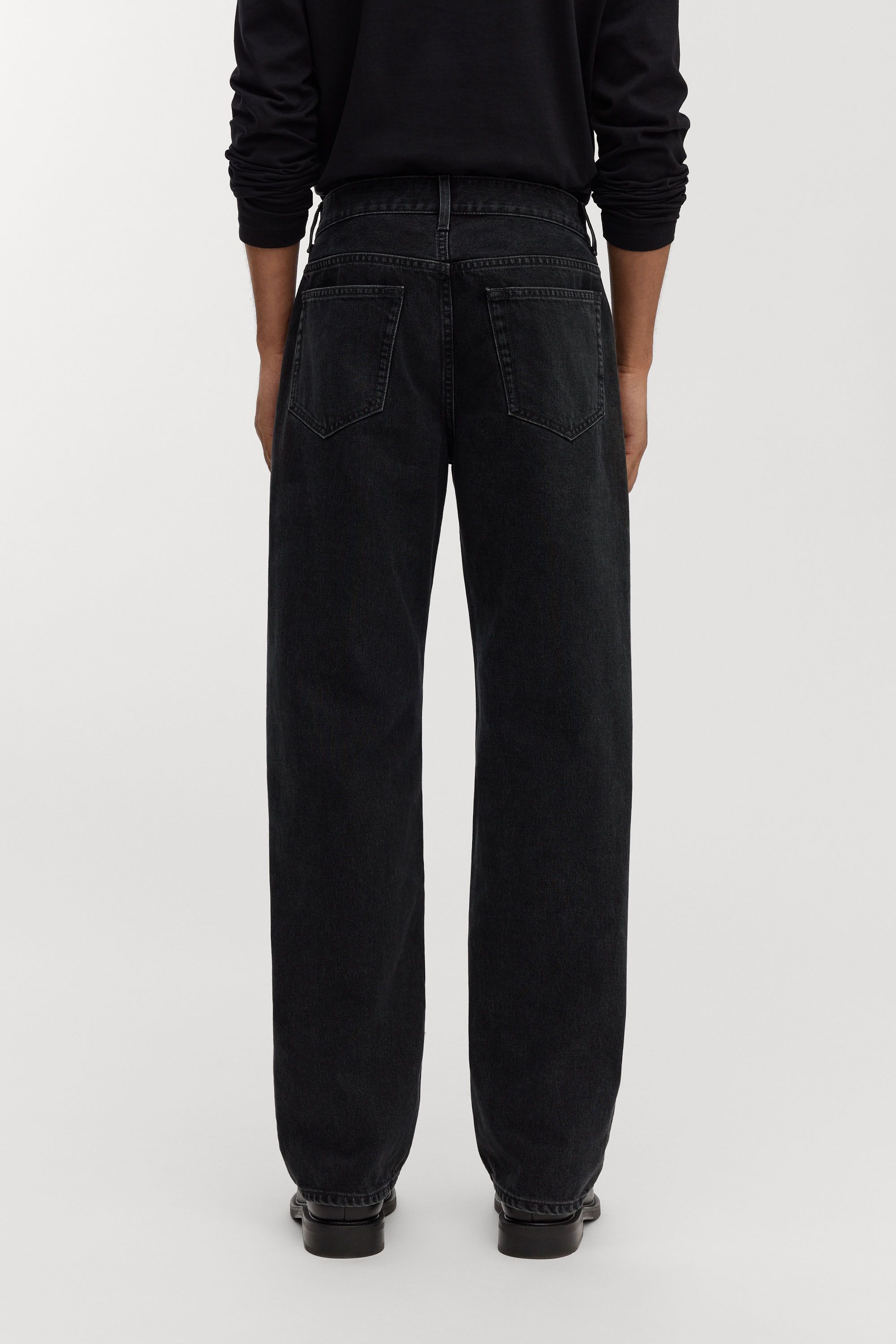 Image number 4 of The Loose Jeans - Coming Soon