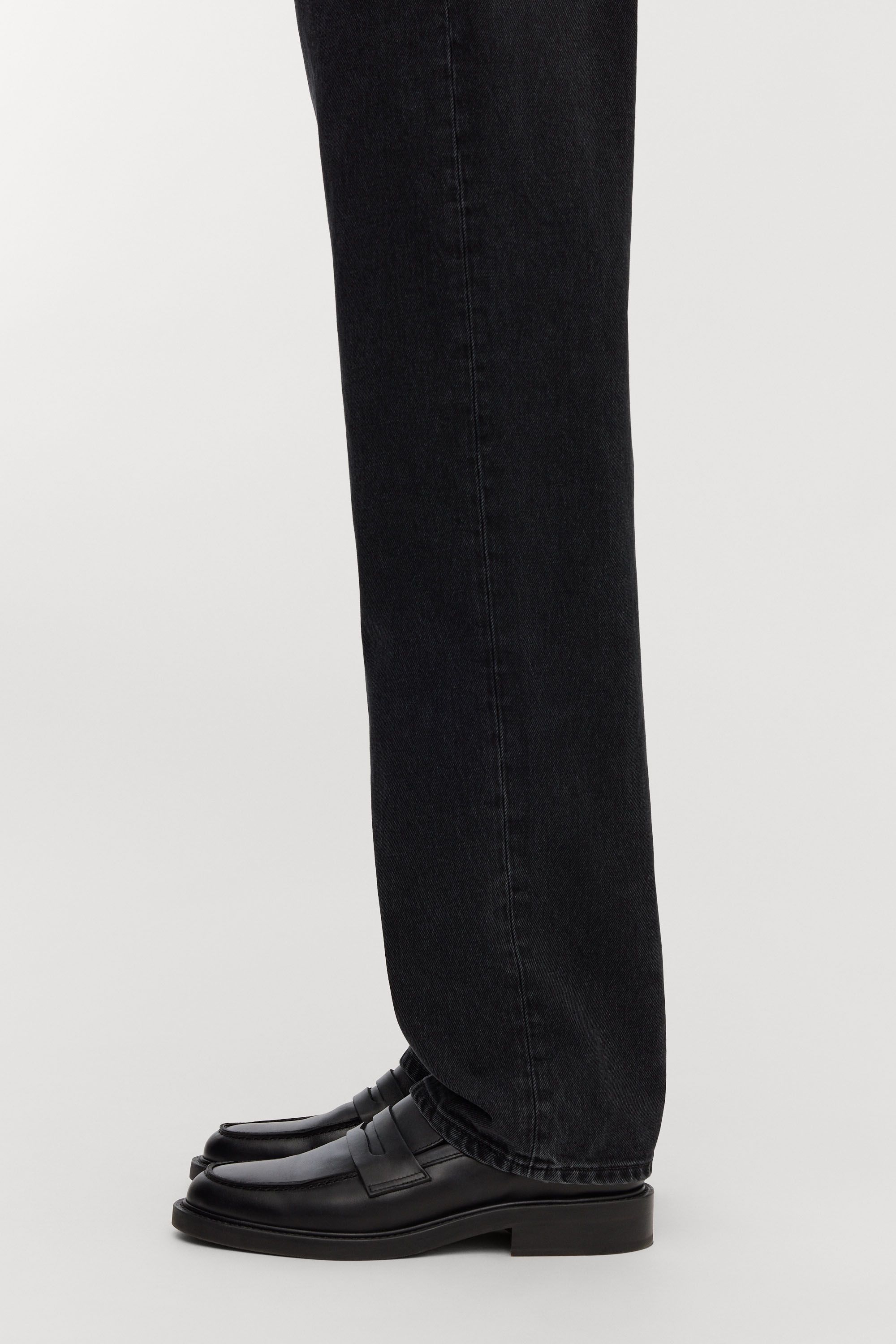Image number 5 of The Loose Jeans - Coming Soon