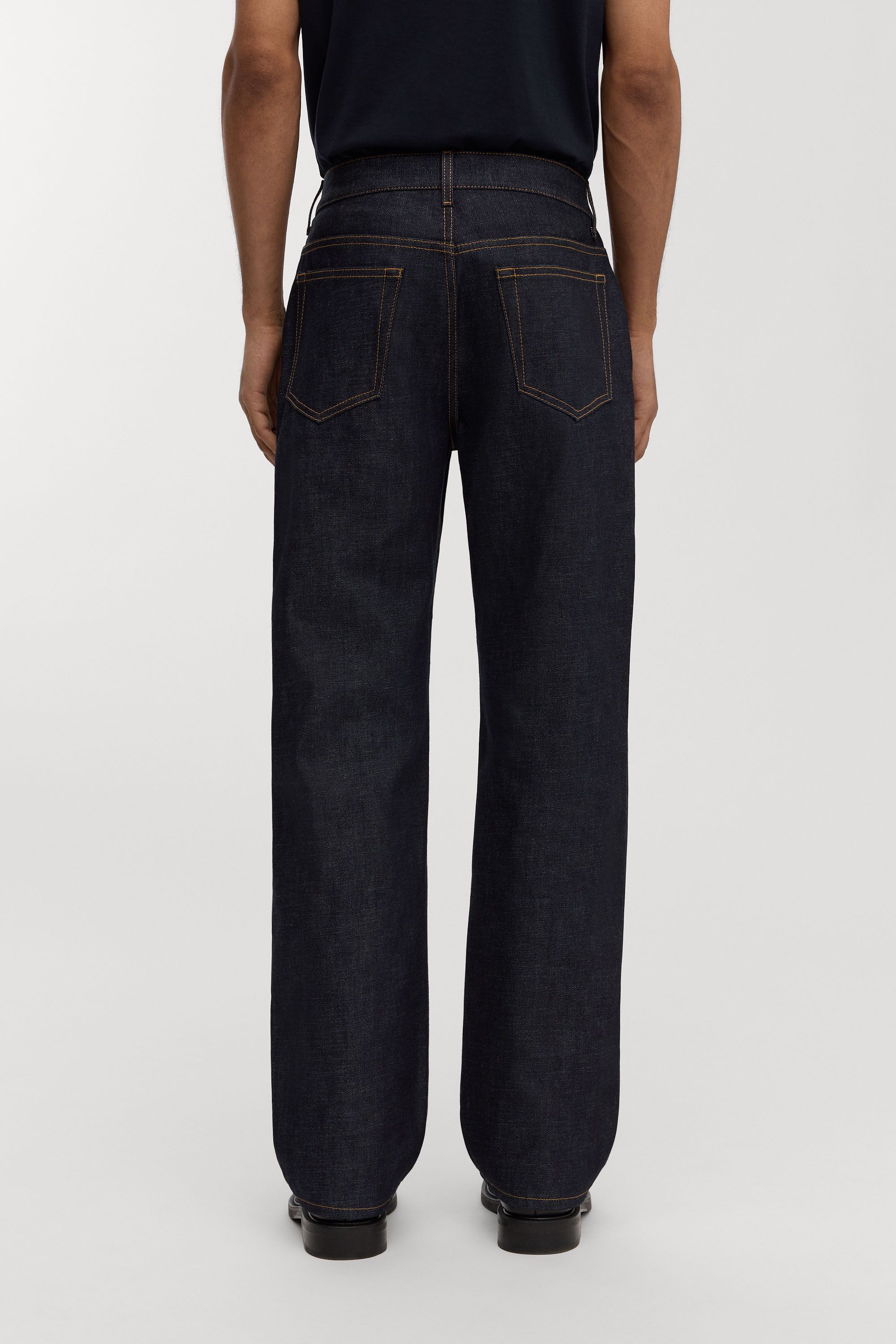 Image number 4 of The Loose Jeans - Coming Soon