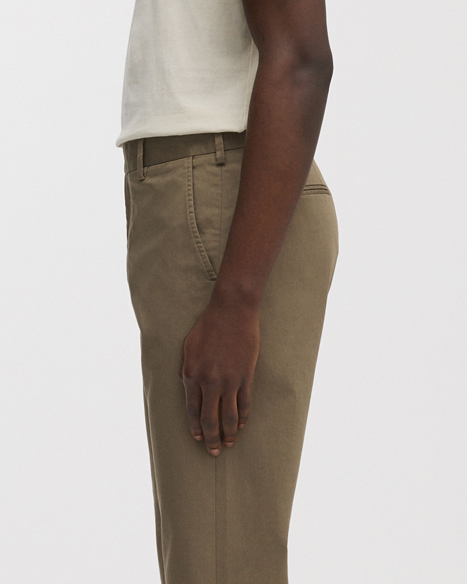 Slanted side pockets and jetted, closed back pockets (can be opened with a stitch picker)