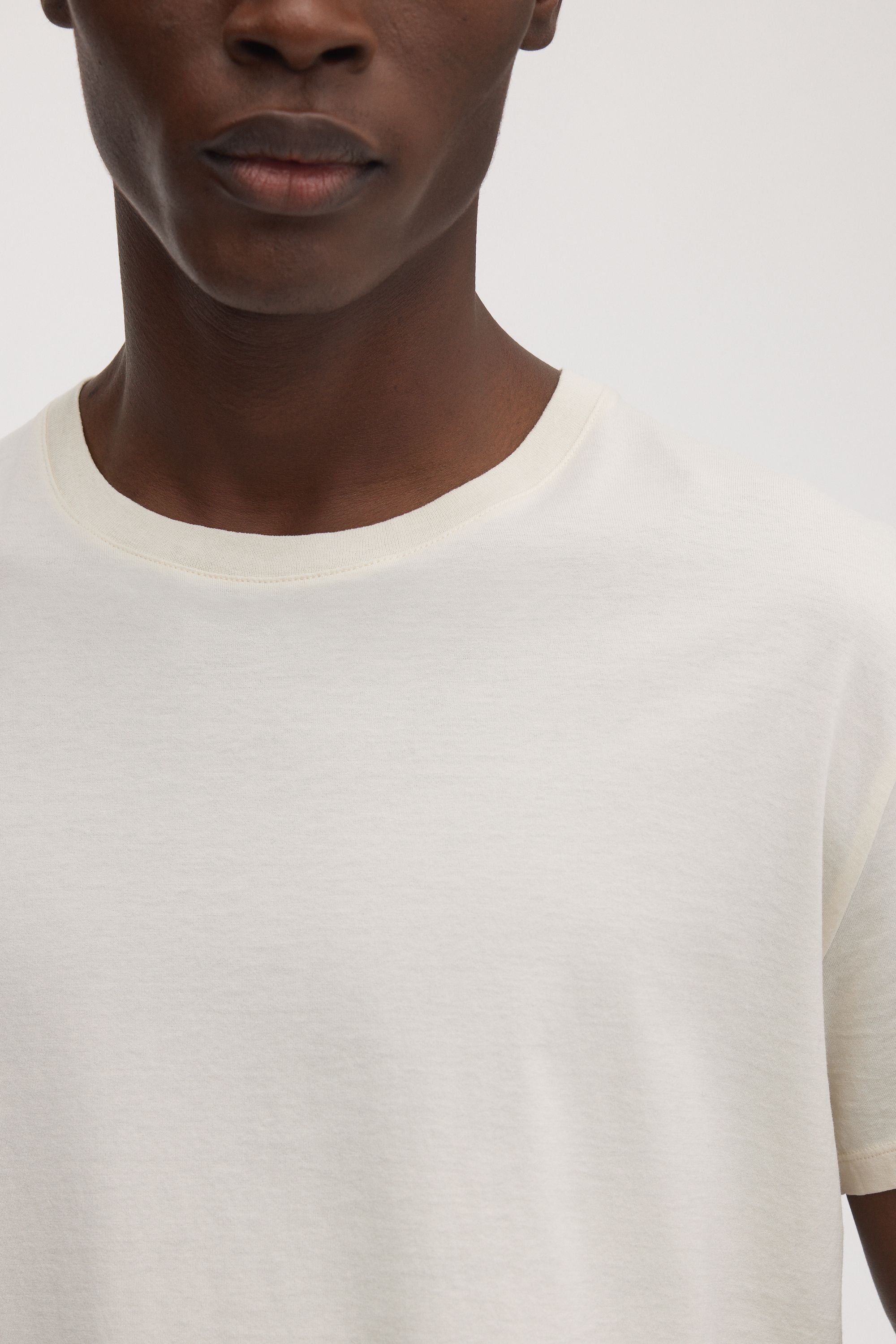 Image number 4 of The Lightweight T-Shirt