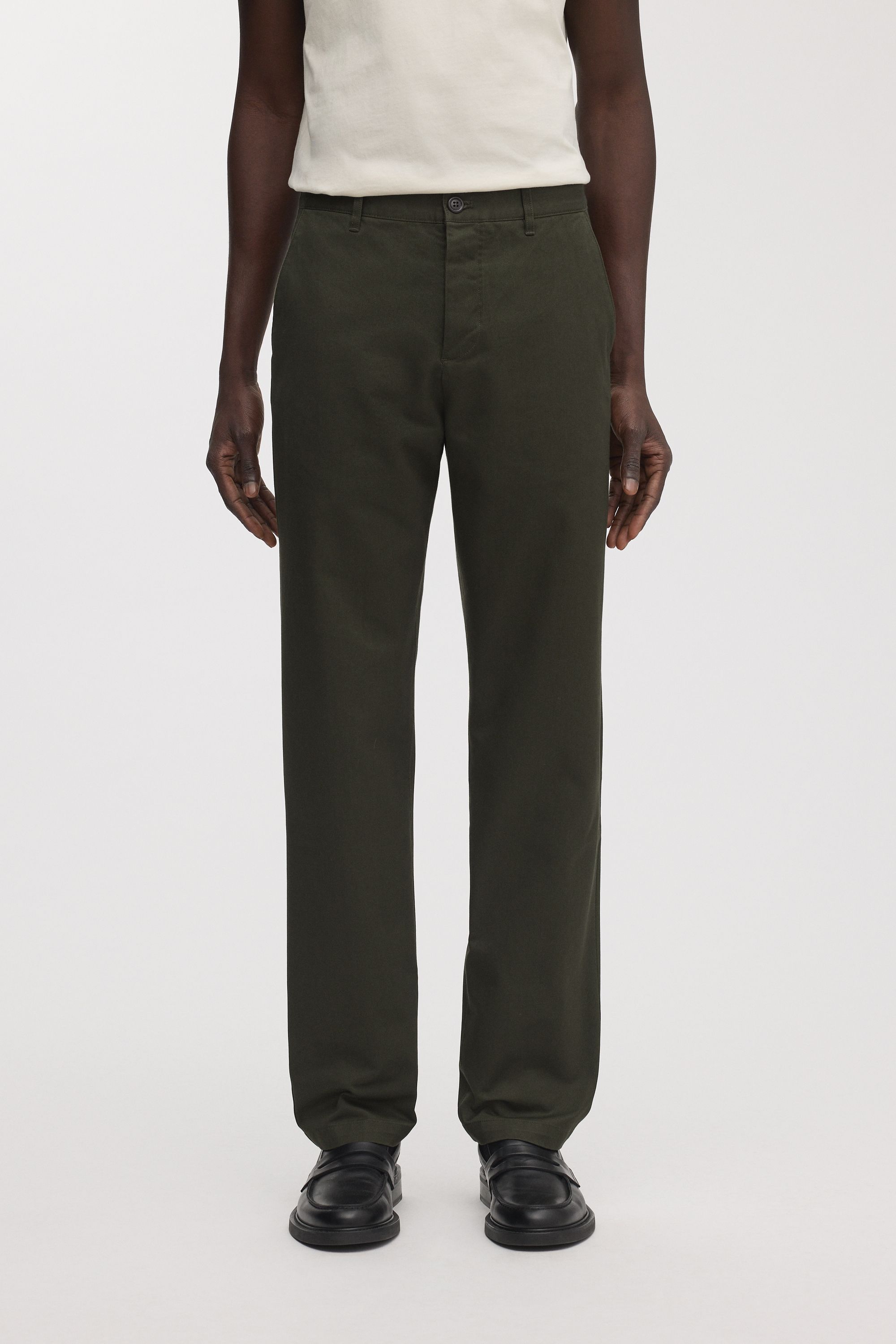 Image number 3 of The Loose Twill Chino