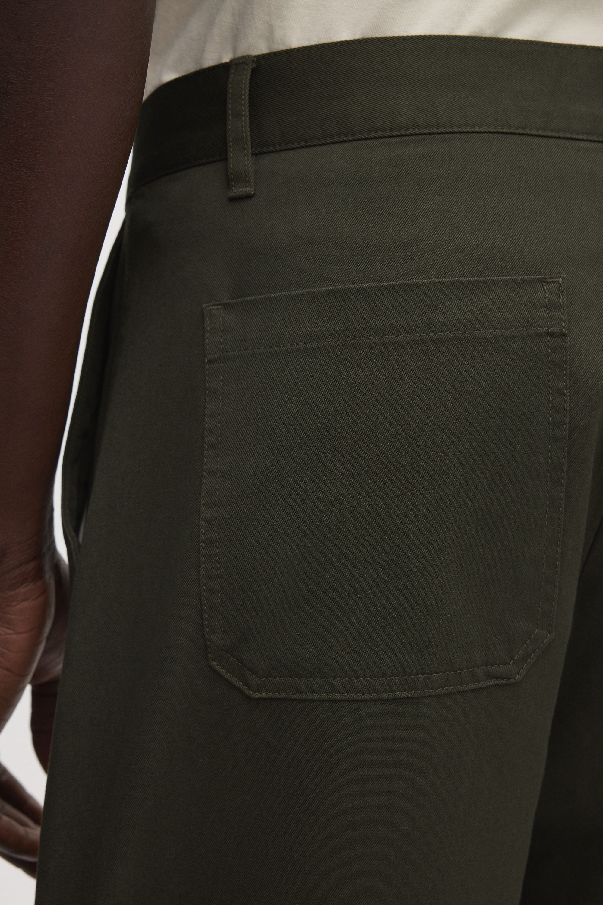 Image number 5 of The Loose Twill Chino