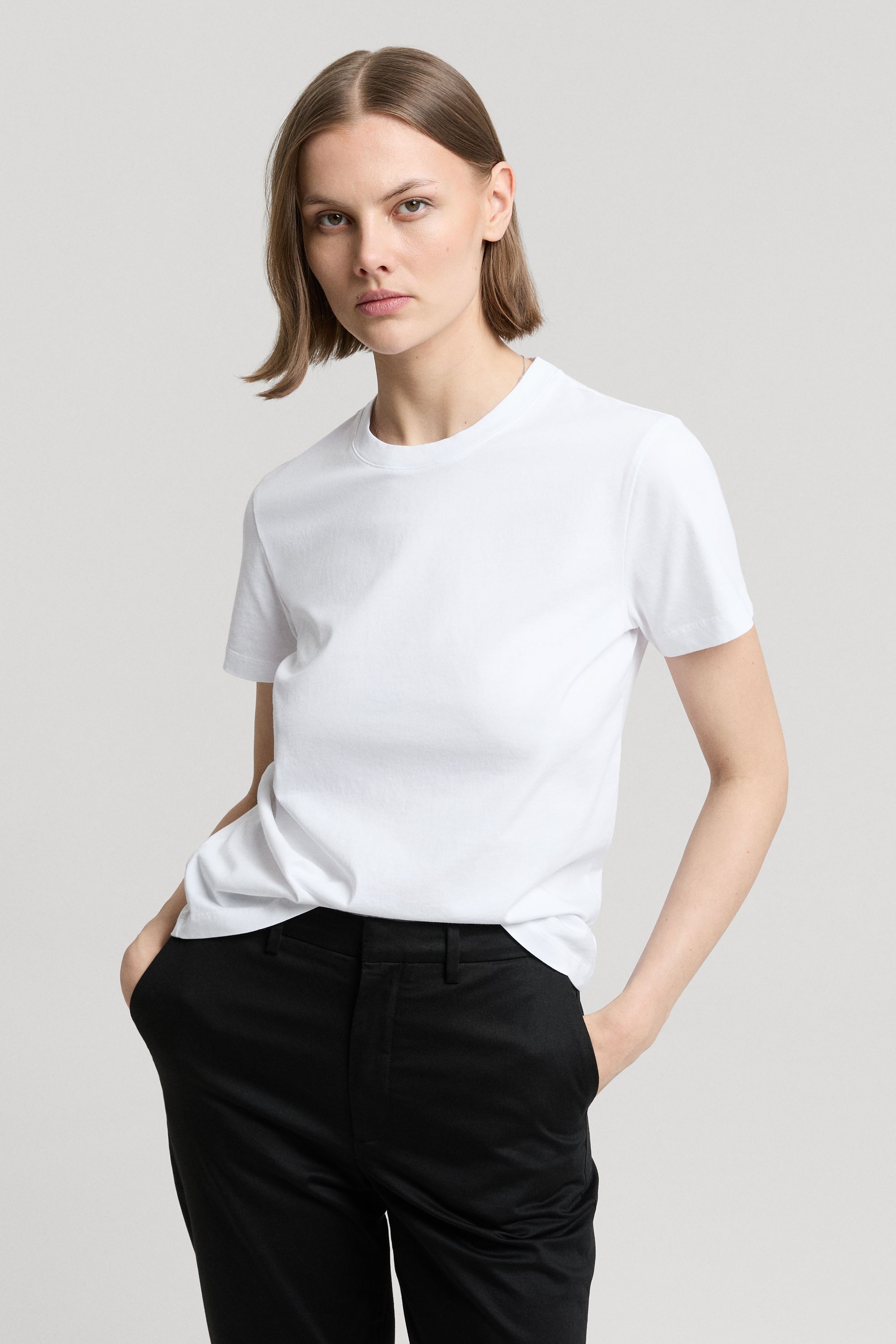Image number 2 of The T-shirt - Archive