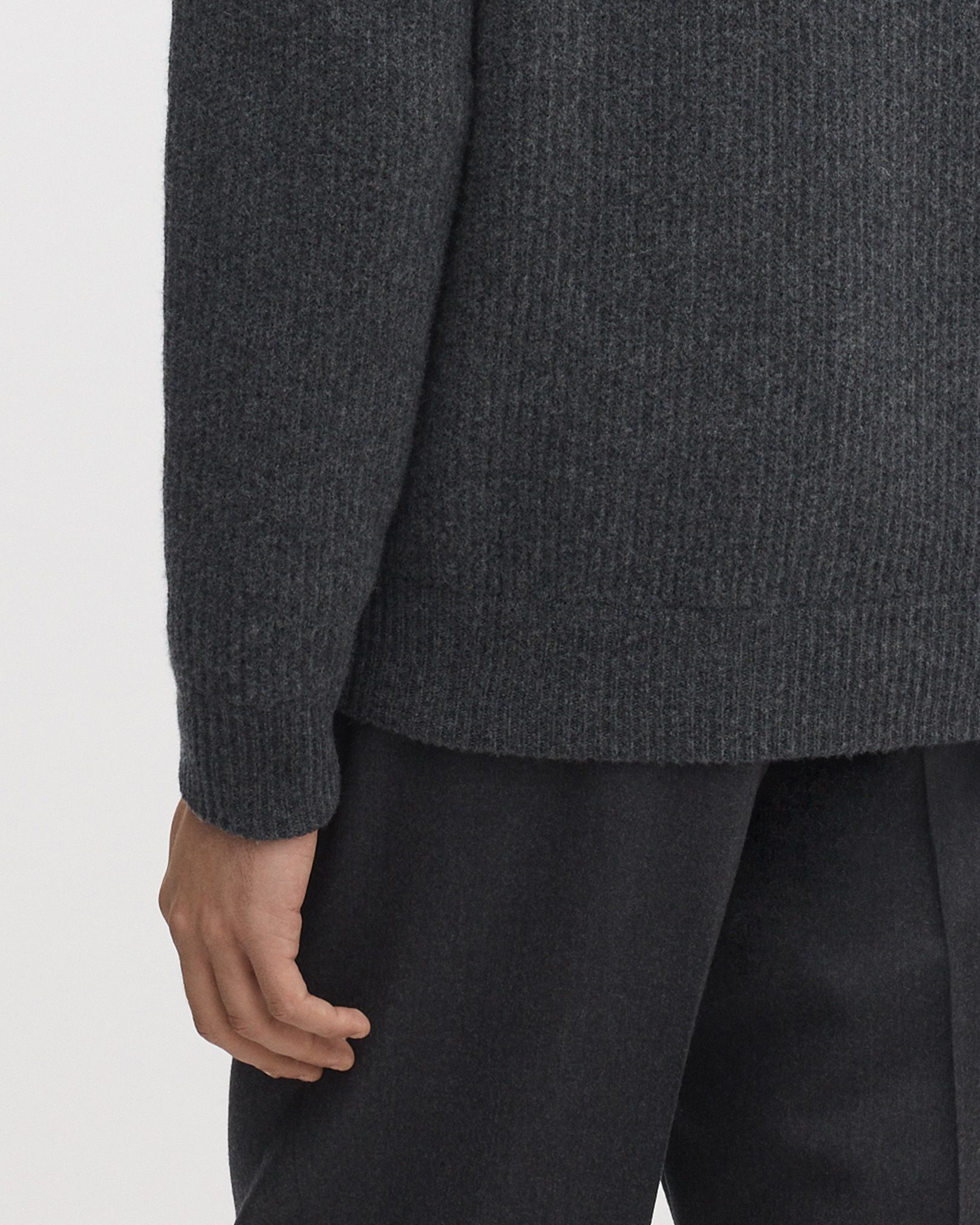 Traditional raglan sleeves