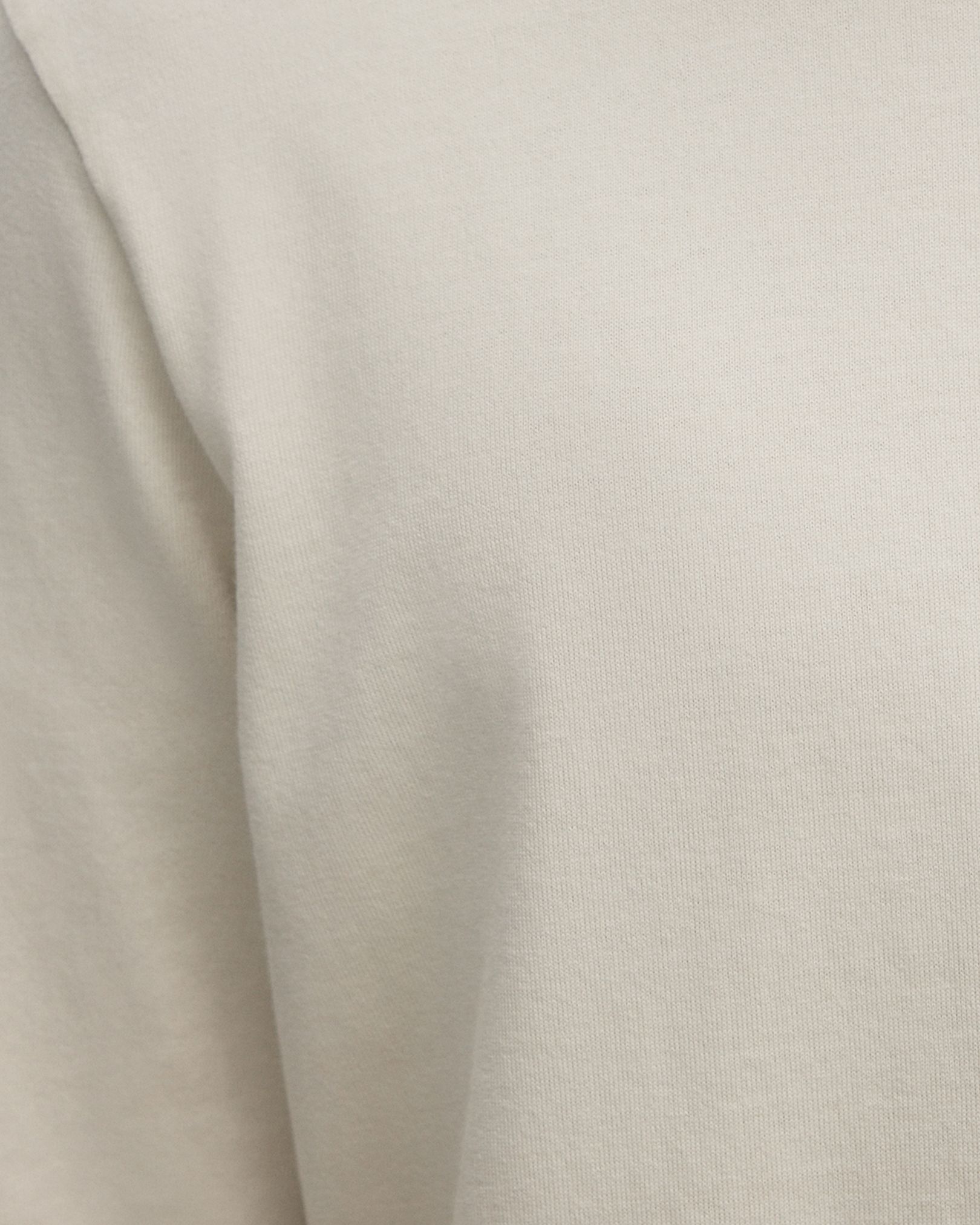 Custom-developed dry-finish 200gsm single jersey