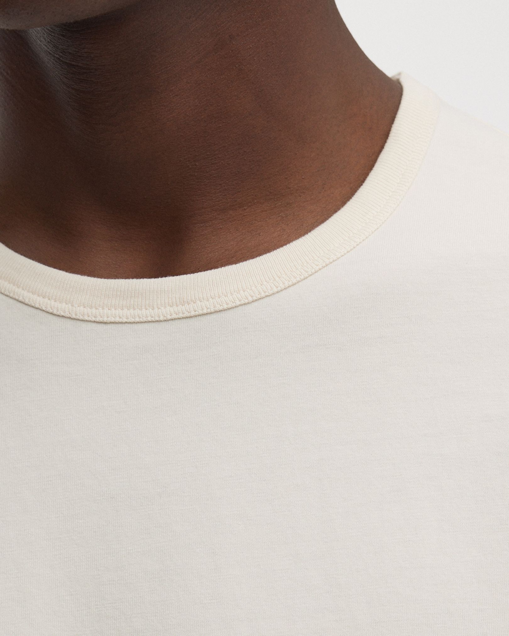 Solid rib-knitted binding crew-neck