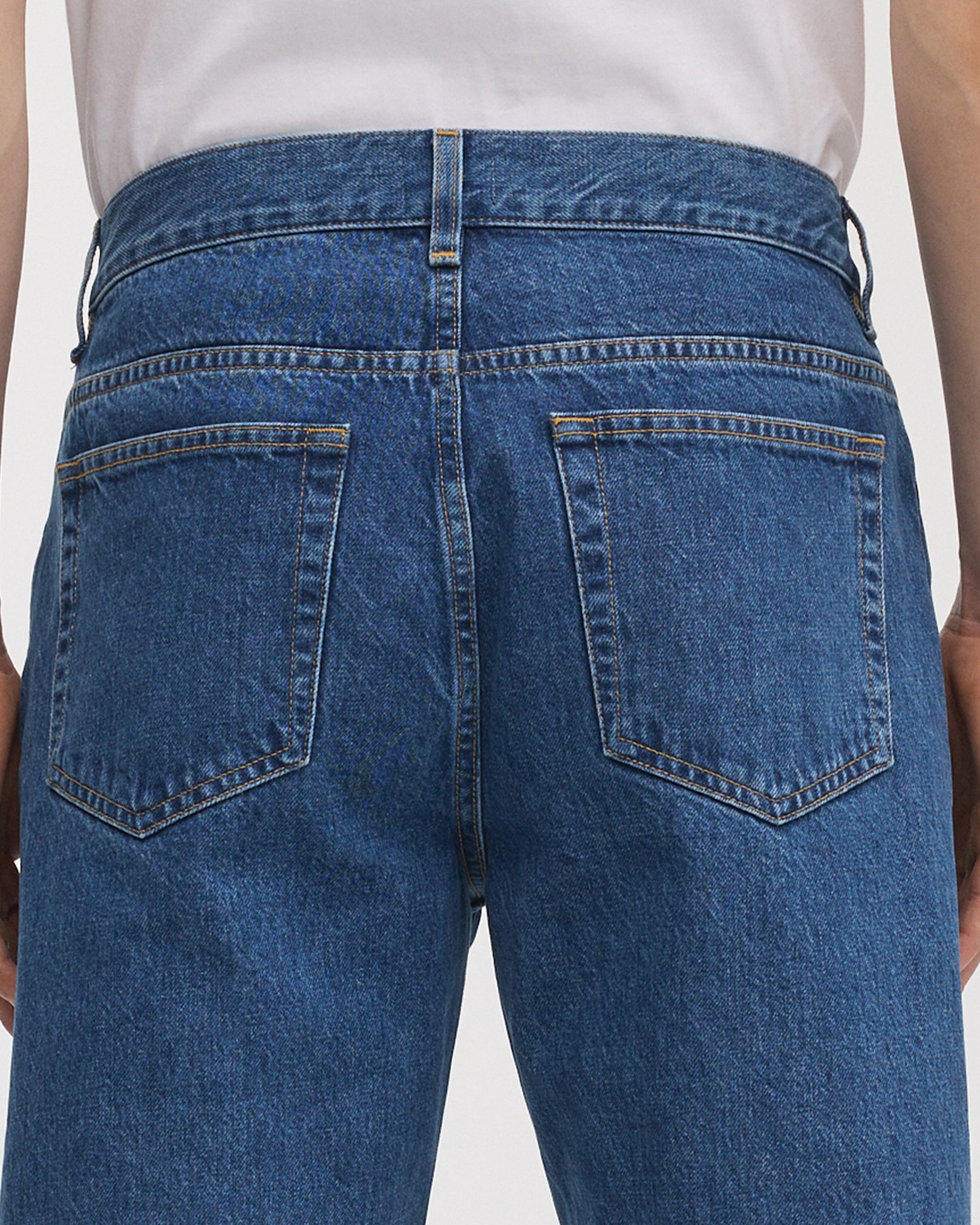 5 belt loops, 2 front pockets, 2 back pockets