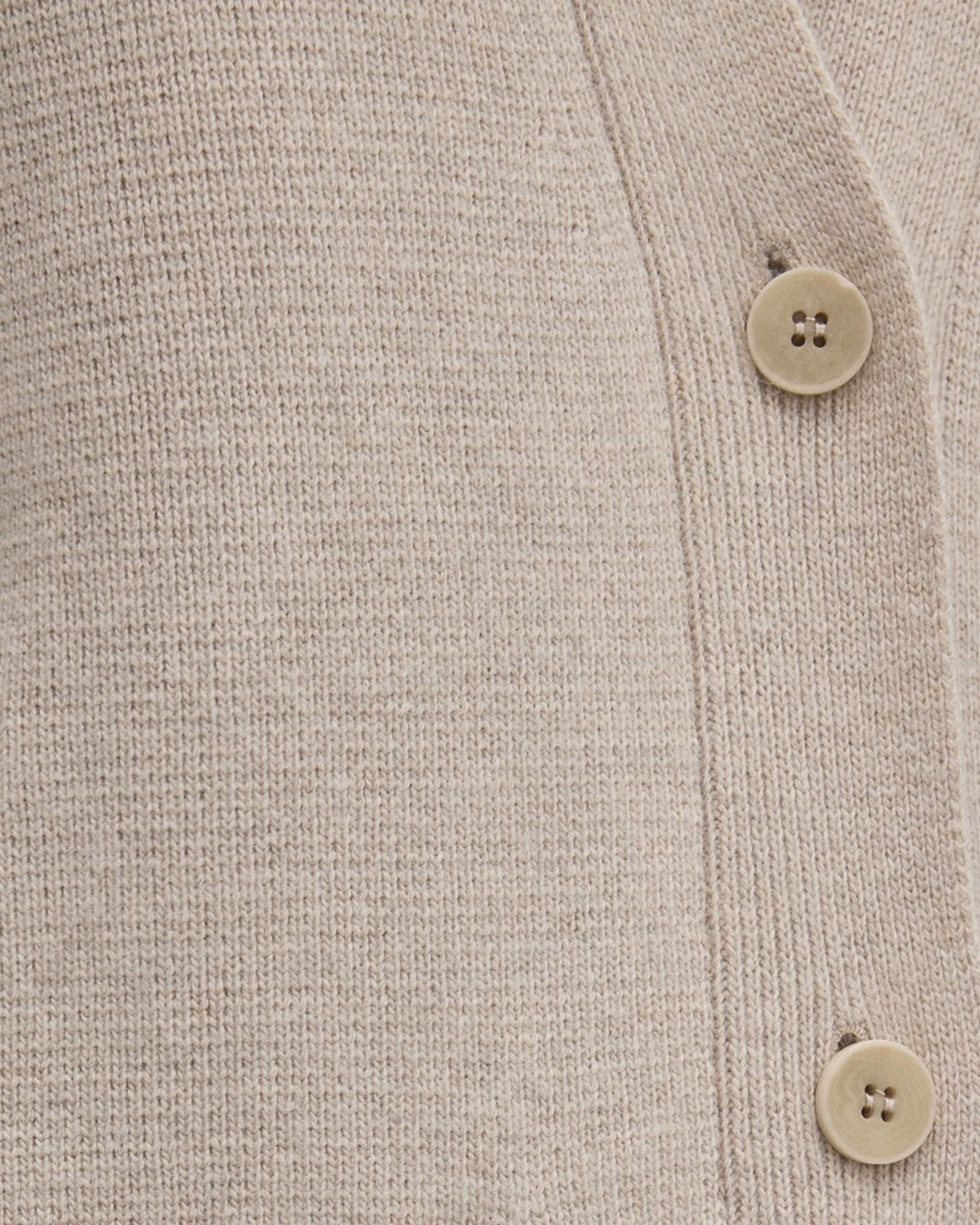 Three button, rib-knitted placket
