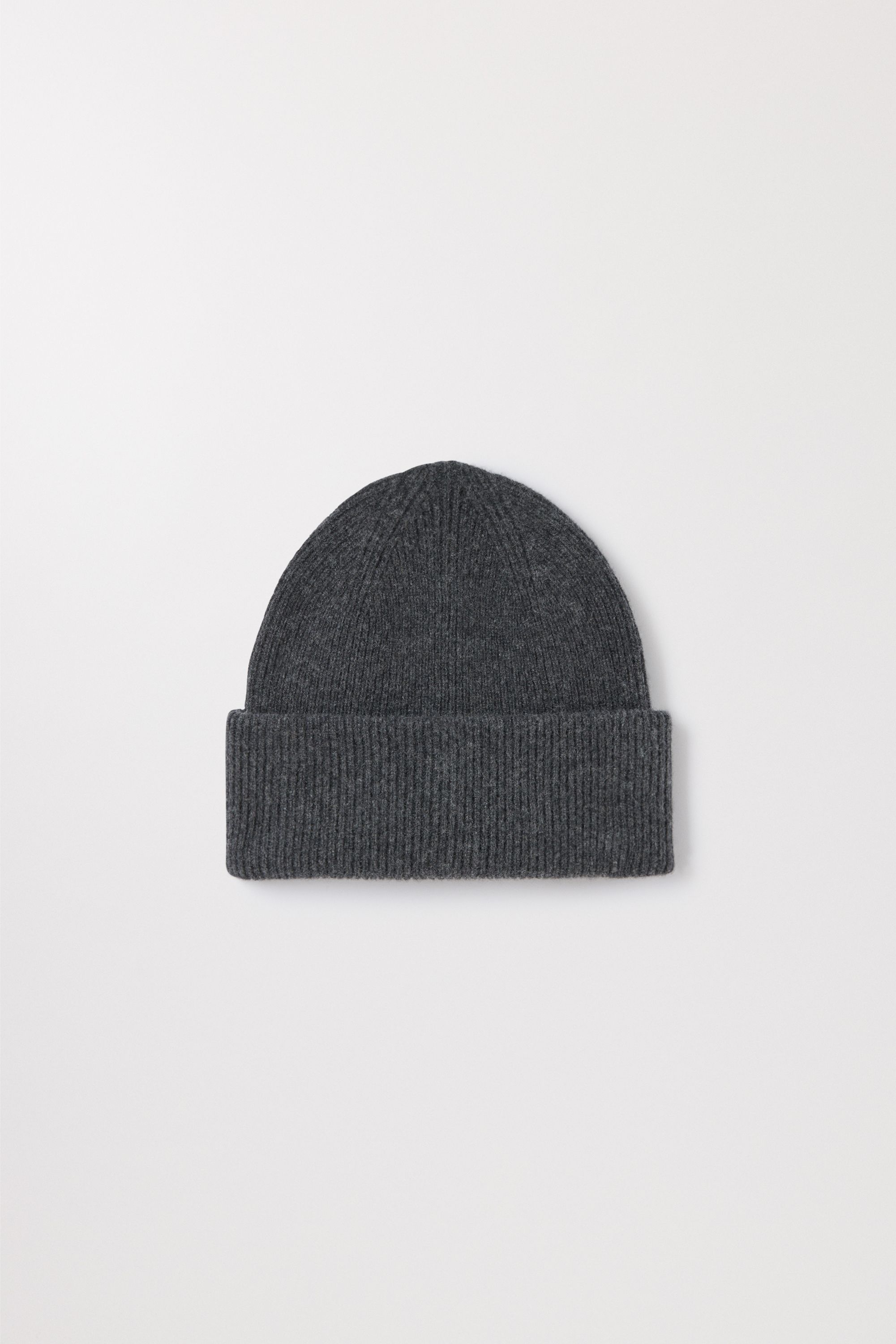 Charcoal Melange Cashmere Beanie | Recycled Cashmere | Asket