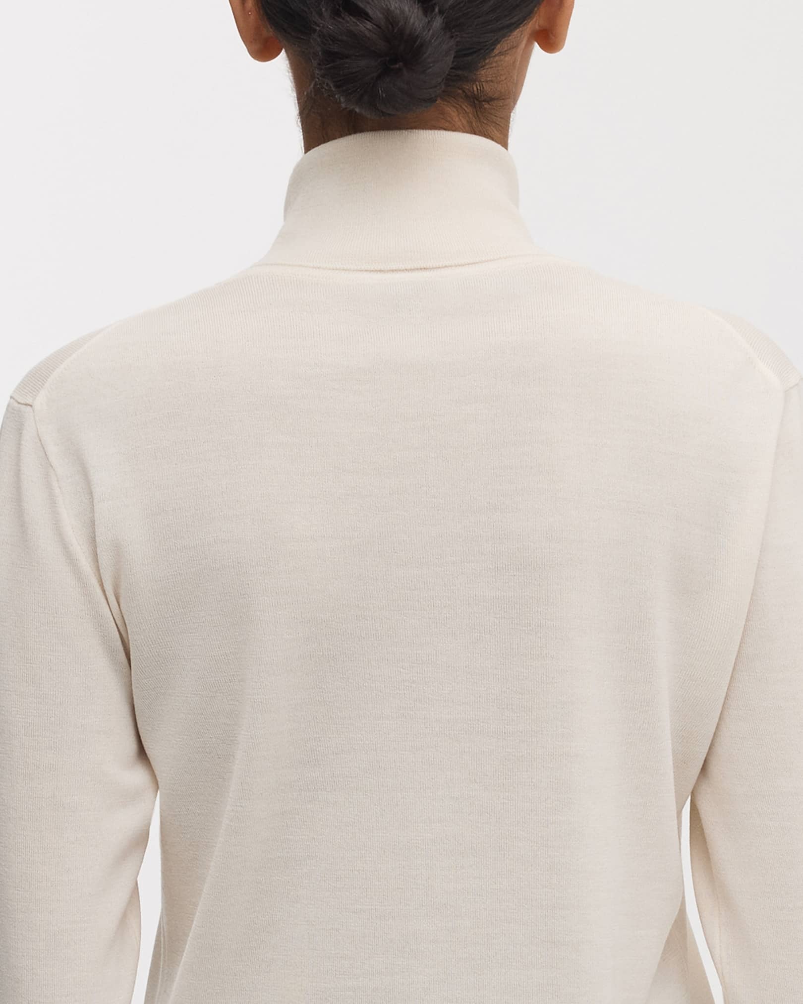 Fine 1x1 rib knitted folded roll neck