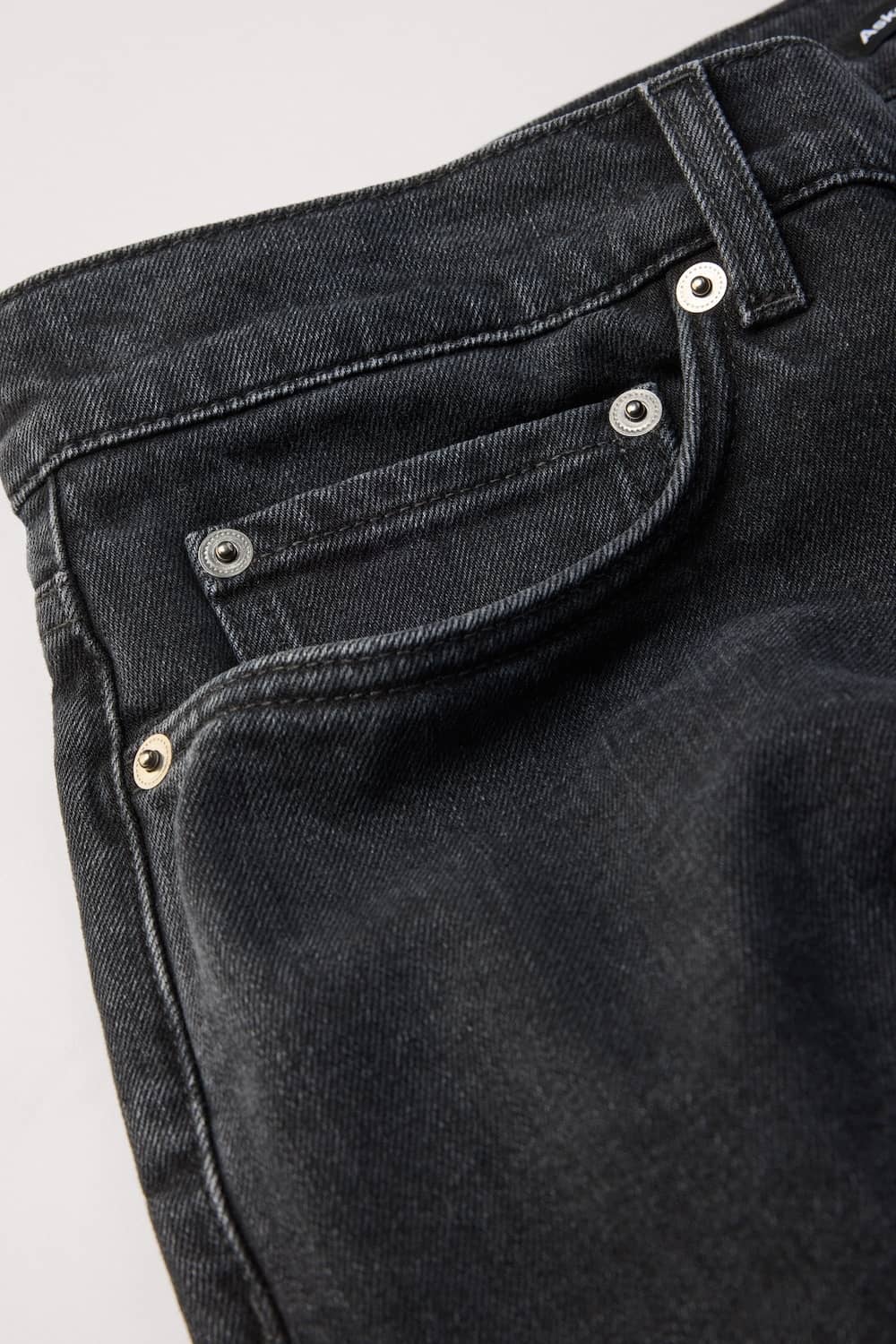 5-pocket design with custom hardware from Berning, Germany