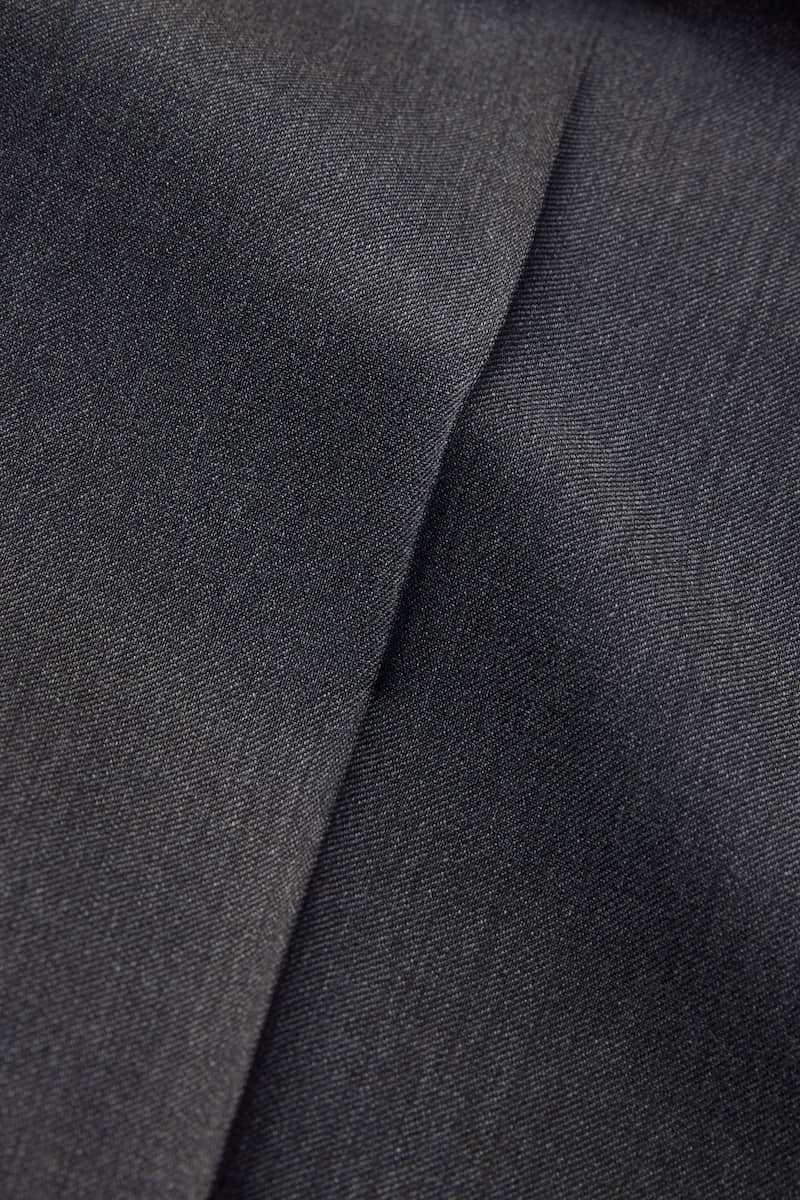 Single front pleat with sharp iron crease