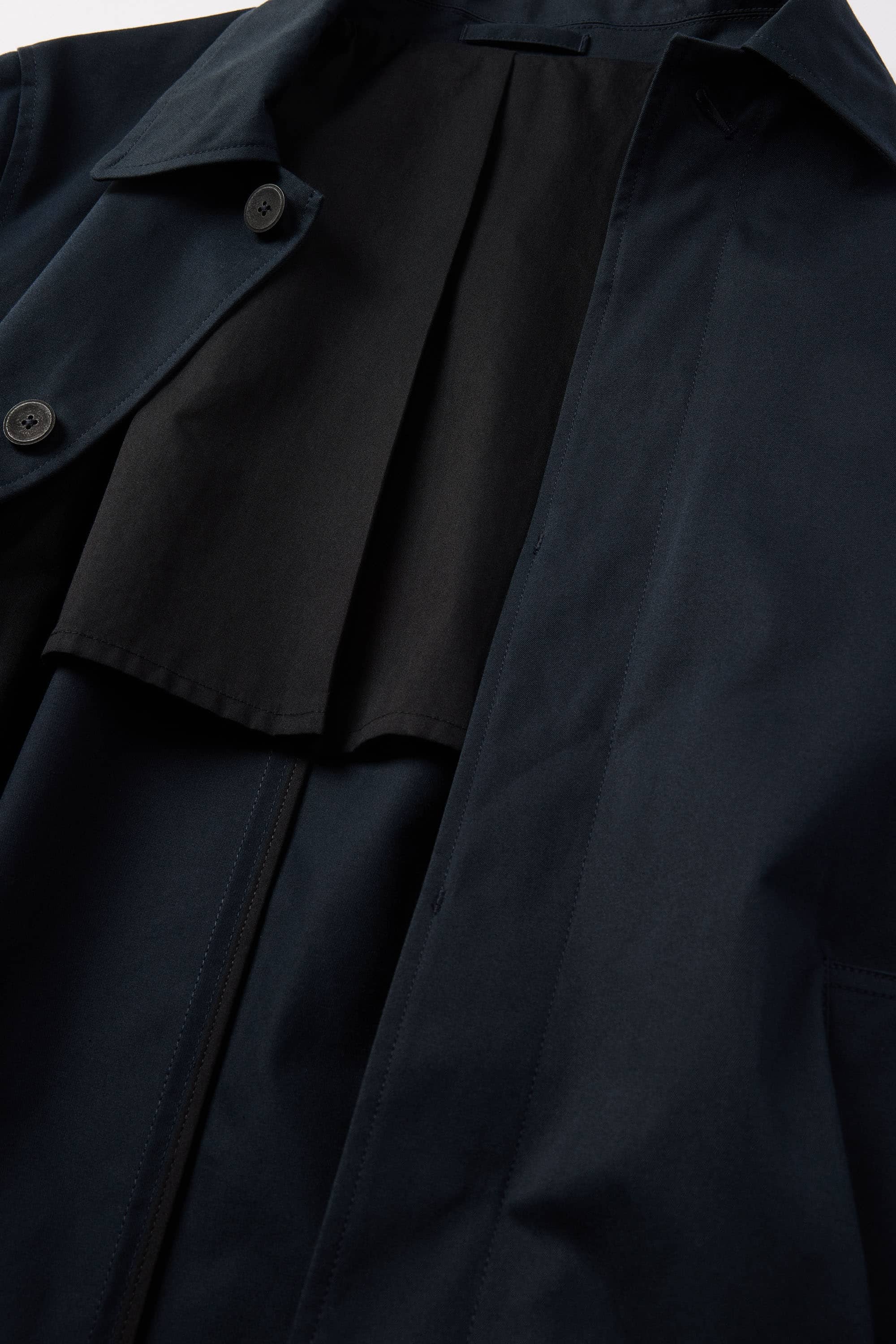 Half lined interior with organic cotton body and viscose sleeve for wearability