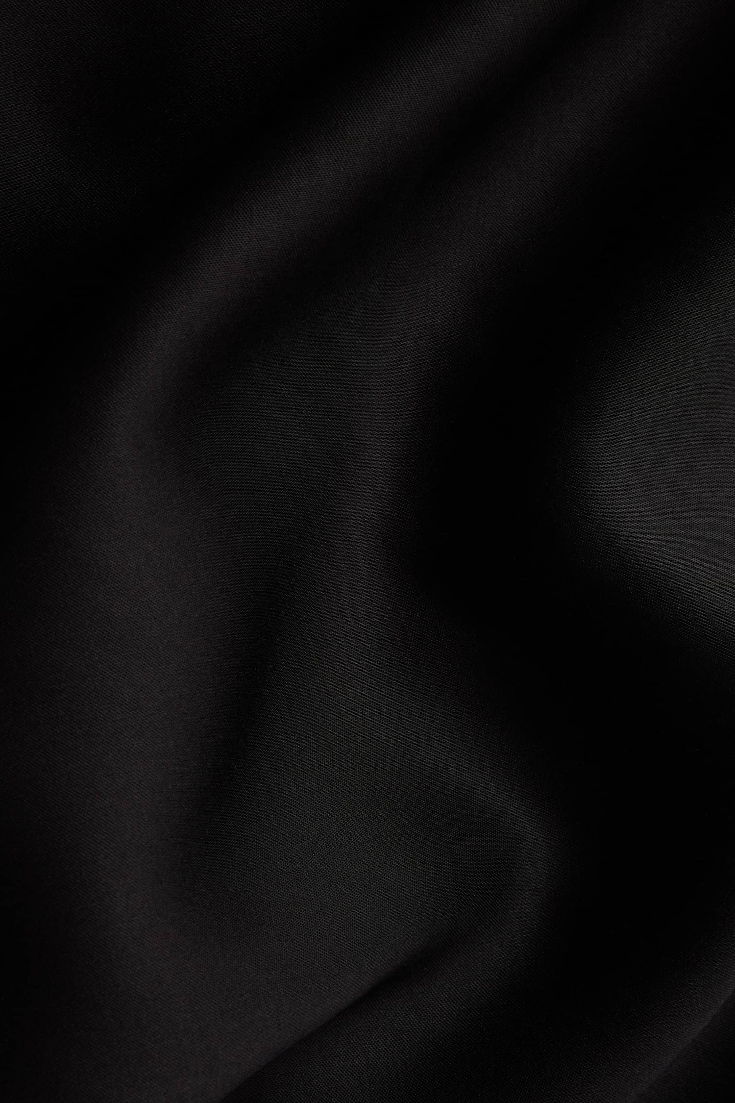Fluid, slippery and lightweight 100% viscose satin weave
