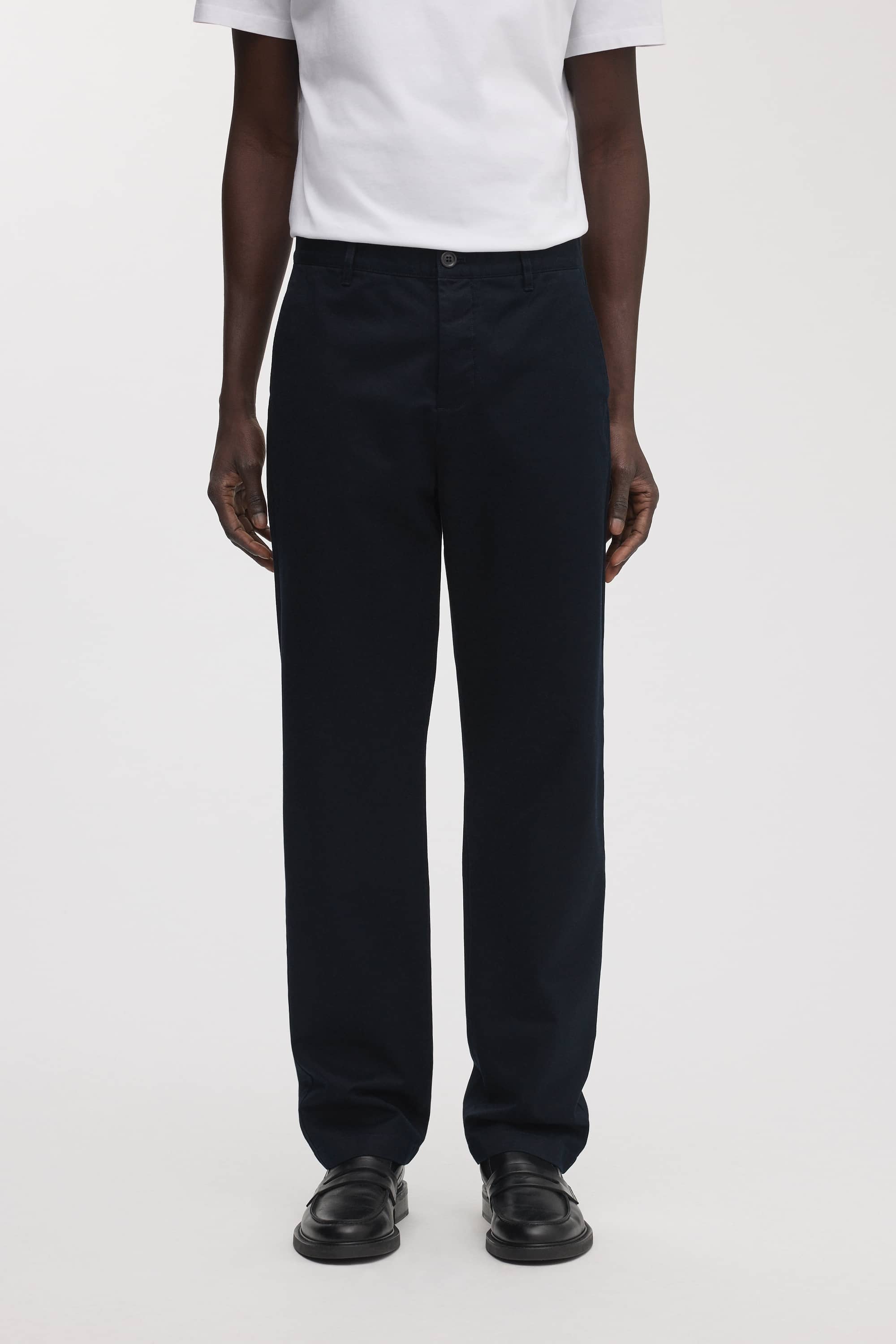 Image number 2 of The Loose Twill Chino