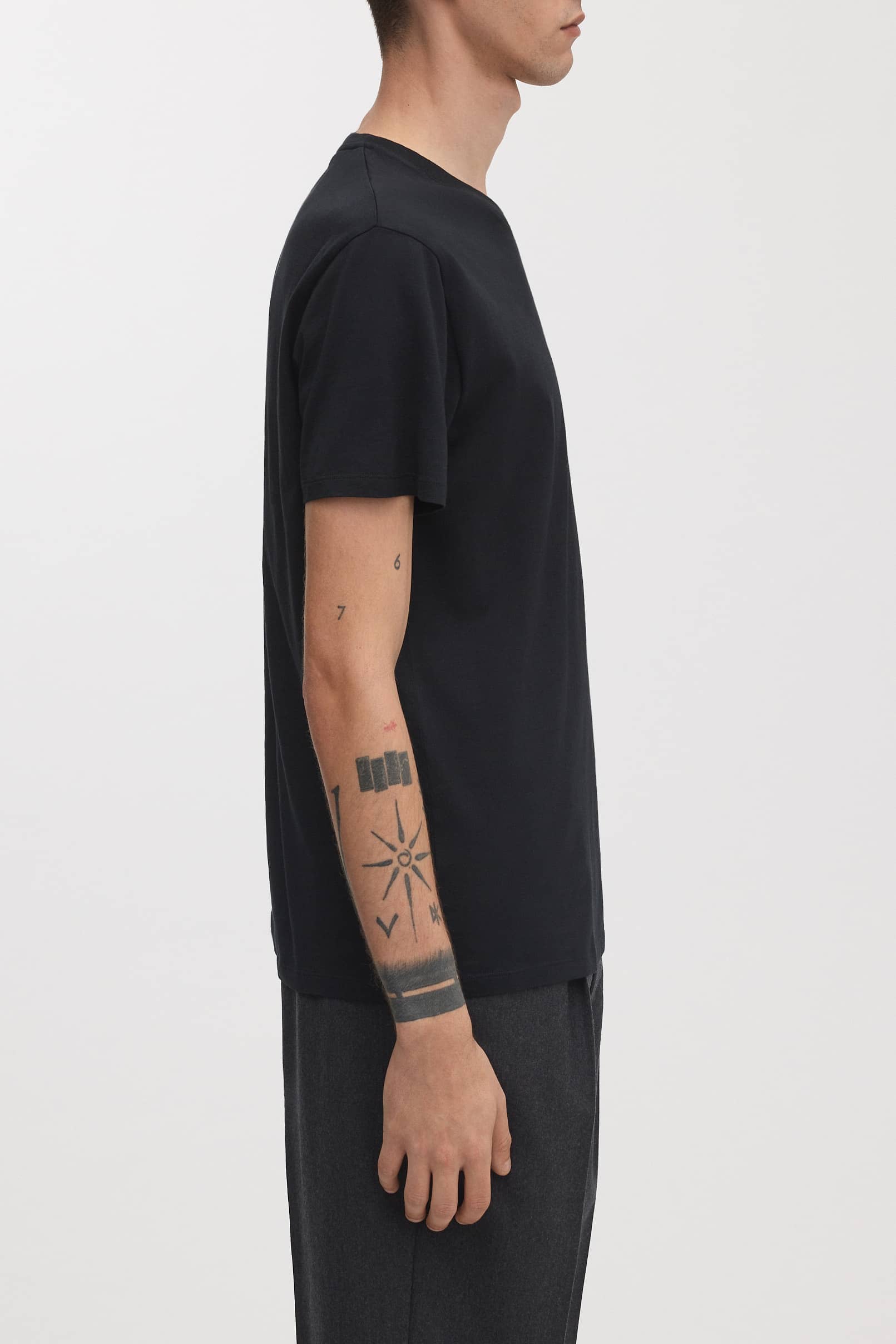 Image number 4 of The Lightweight T-Shirt v2.0 - Archive